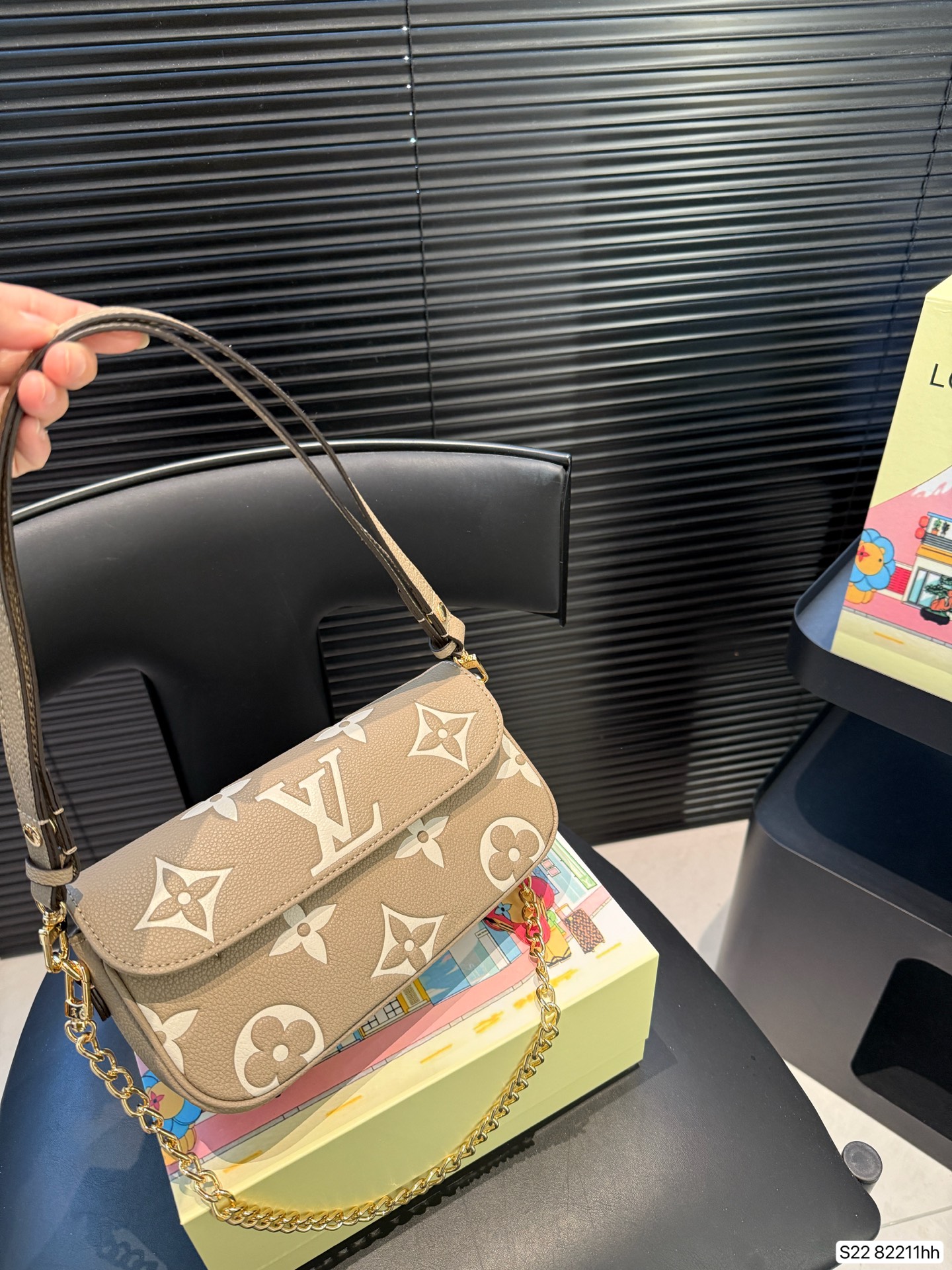 LV underarm messenger bag casual fashion