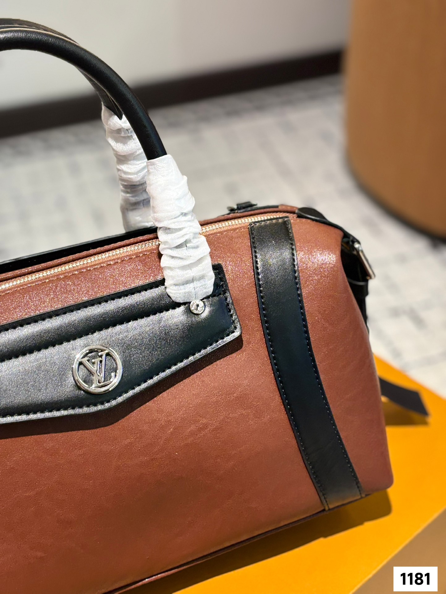 LV new handbags are simple and stylish