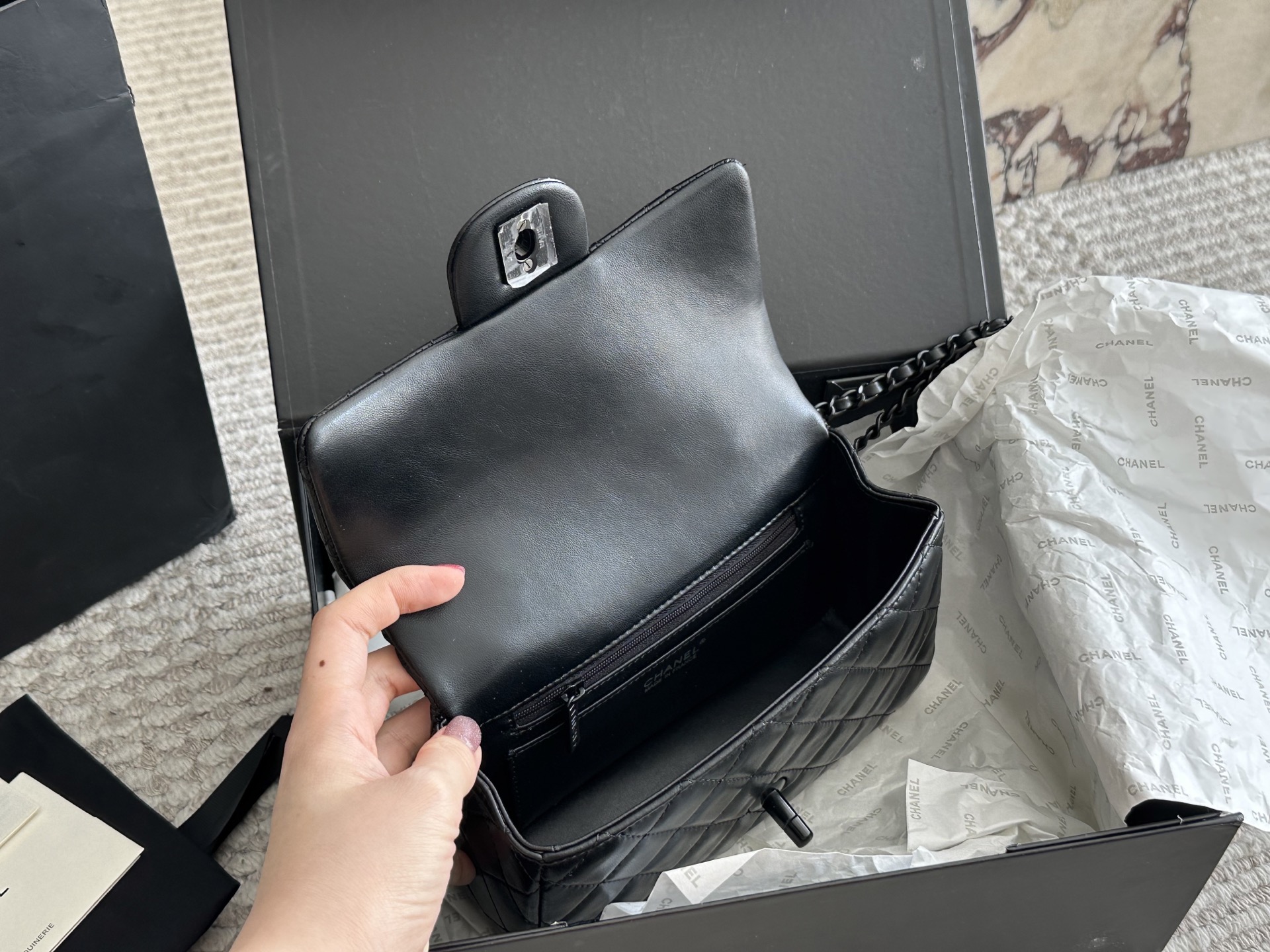 Chanel 23K cf chain shoulder bag