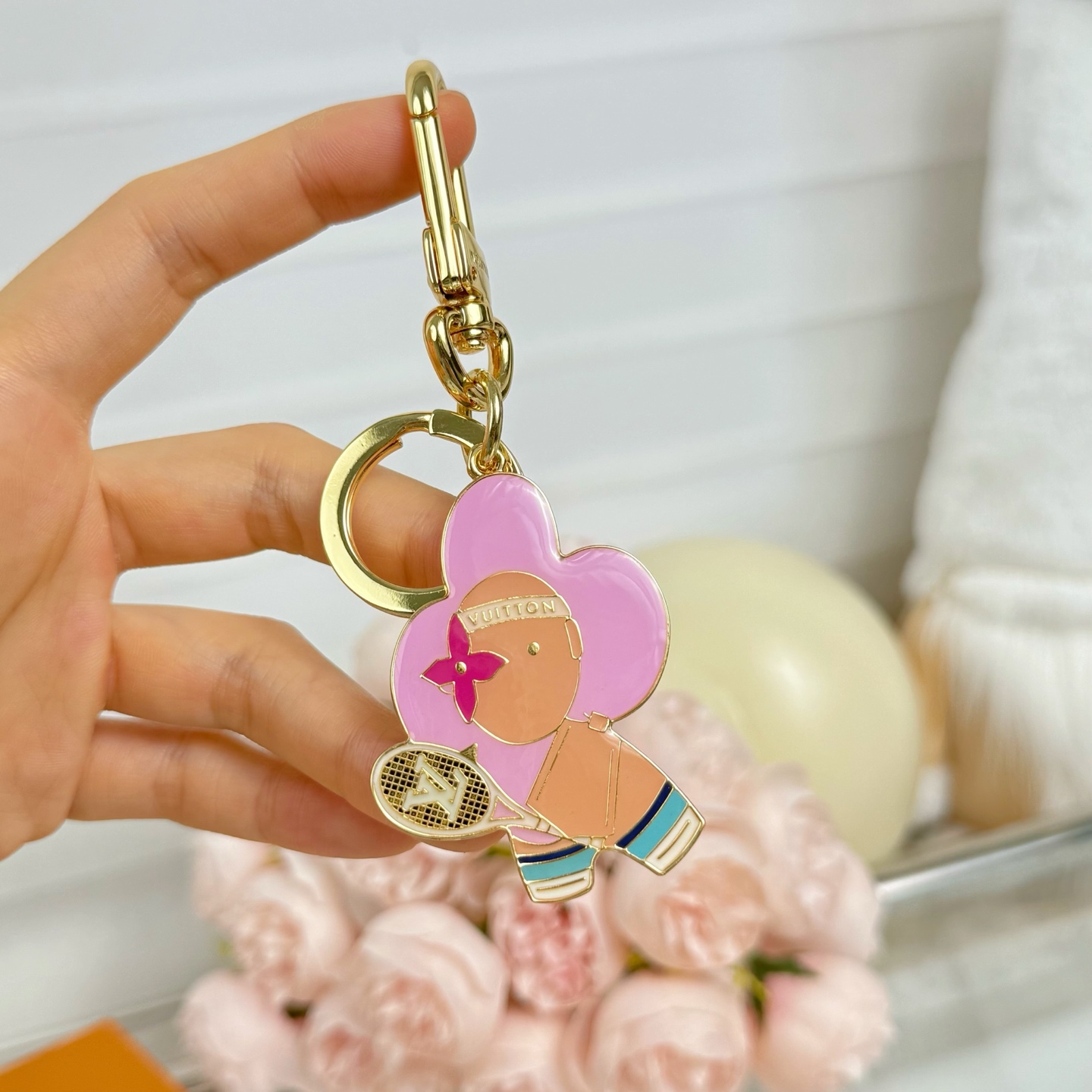 VIVIENNE ON THE COURT keychain