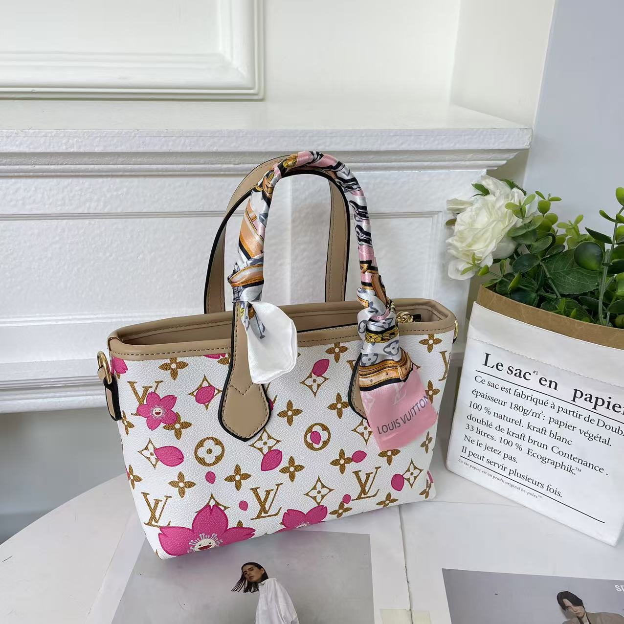 LV shopping bag classic presbyopia