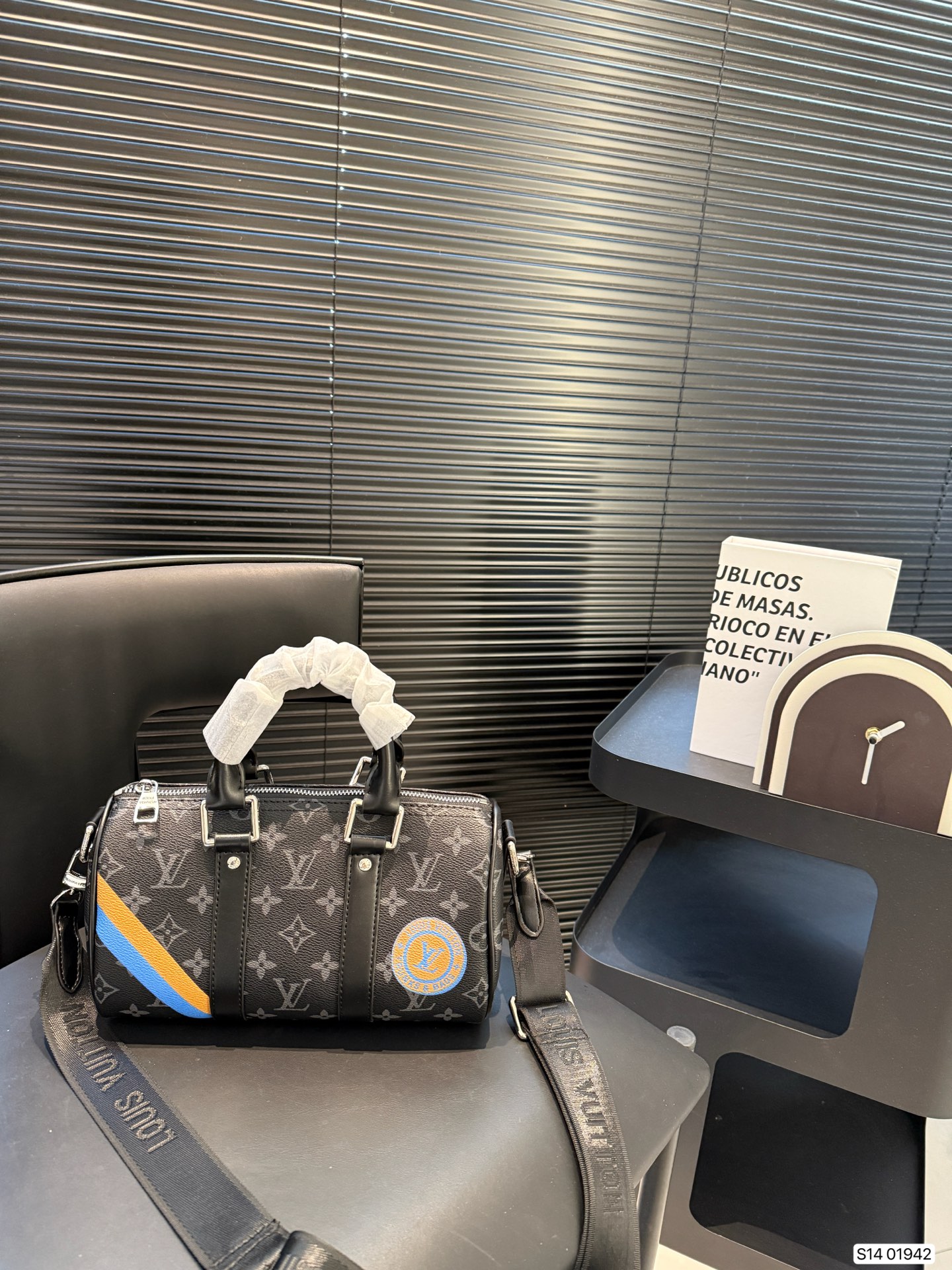 LV keep single shoulder pillow bag