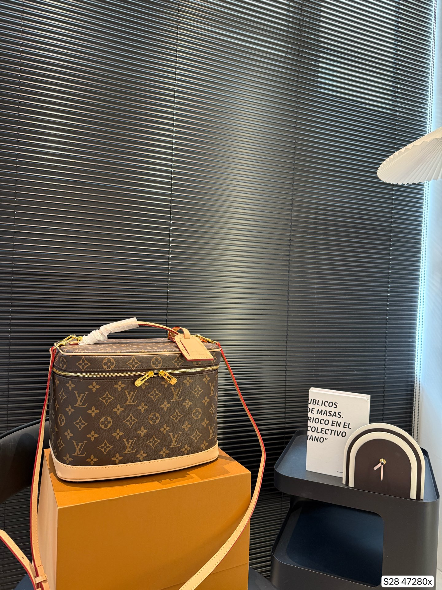 LV fashion cosmetic bag