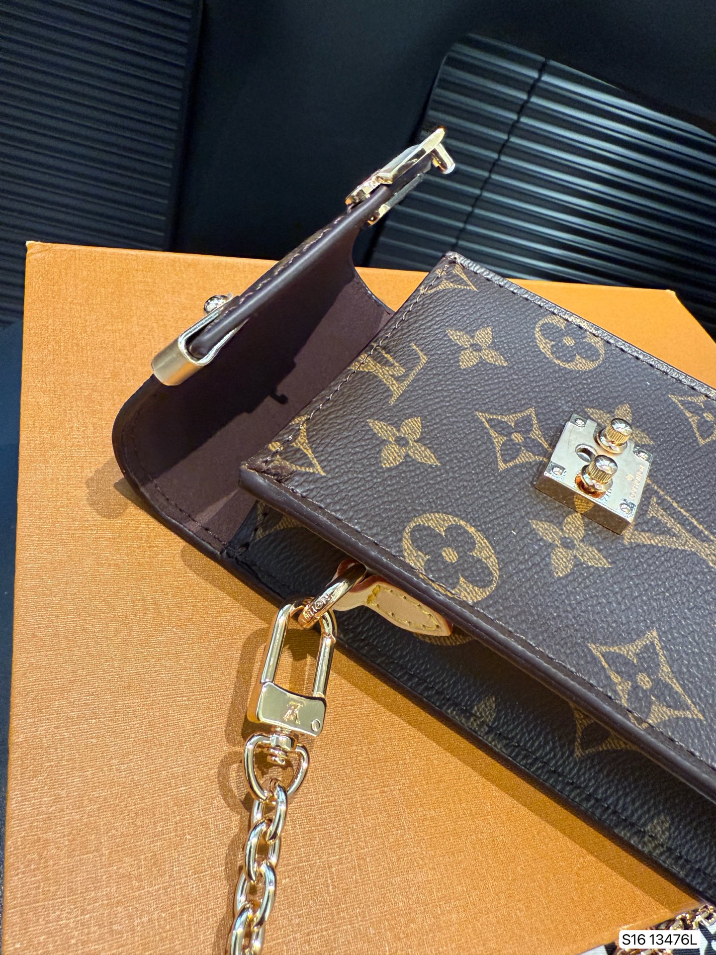 LV mobile phone bag old flower new style