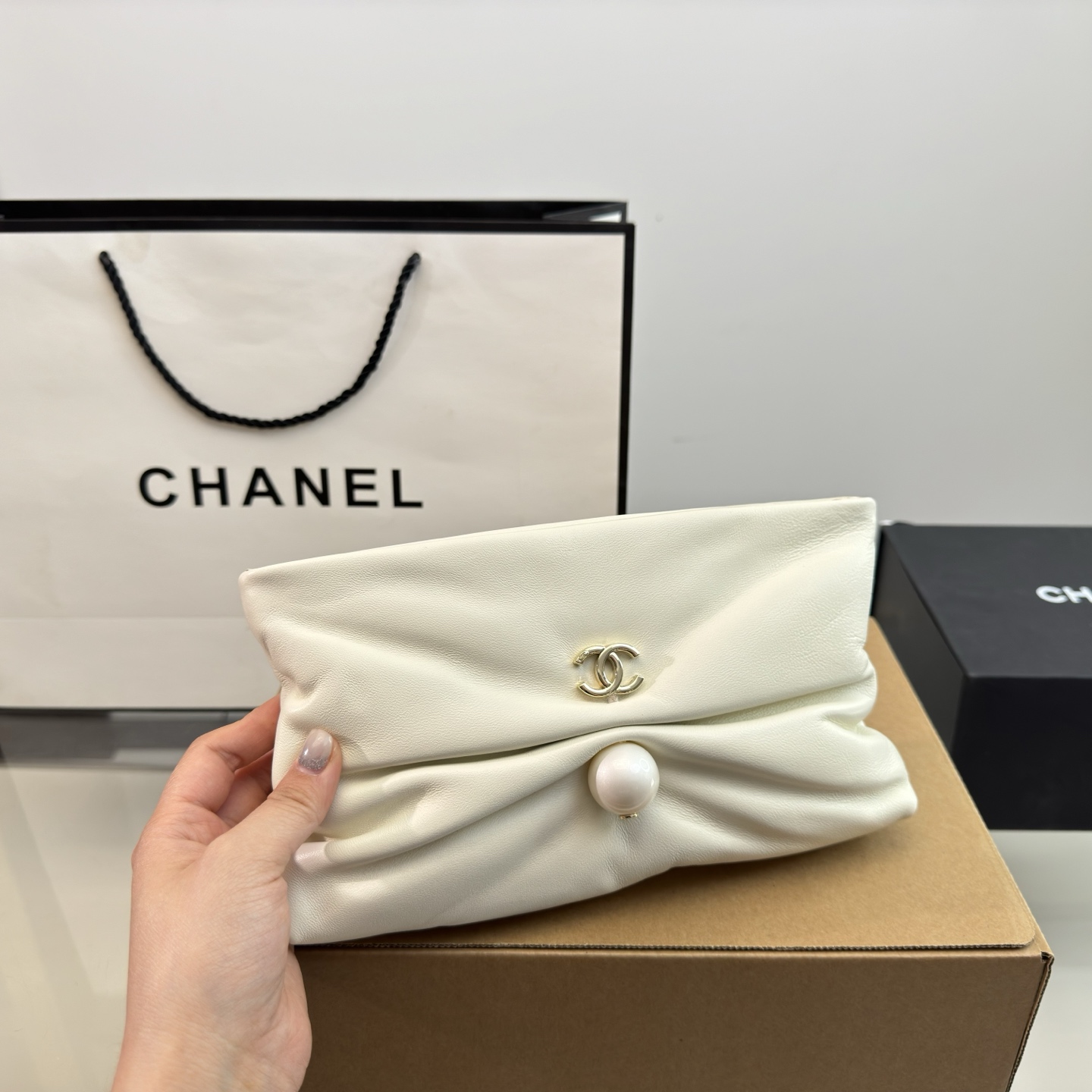 Chanel 25S Pearl bracelet bag