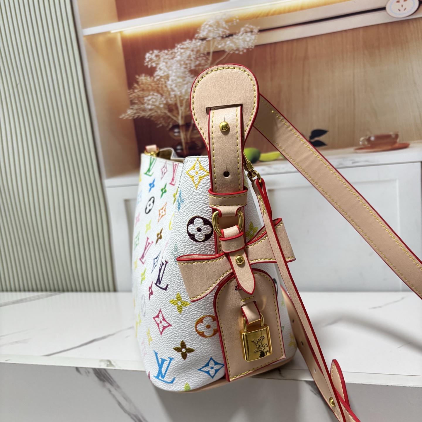 LV presbyopic bucket bag