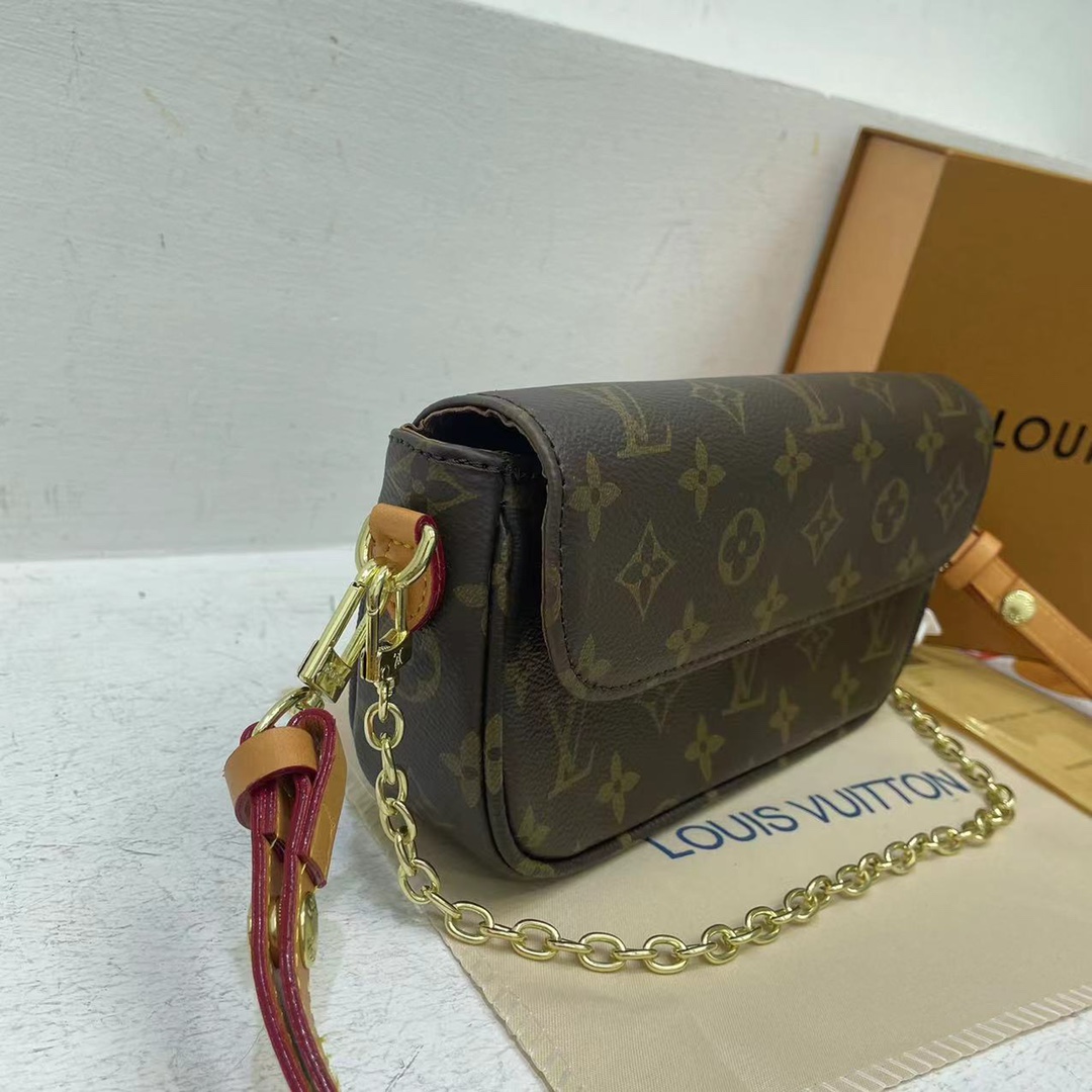 Louis Vuitton Presbyopia Mahjong Handbag New Versatile Chain Shoulder Crossbody Baguette Bag