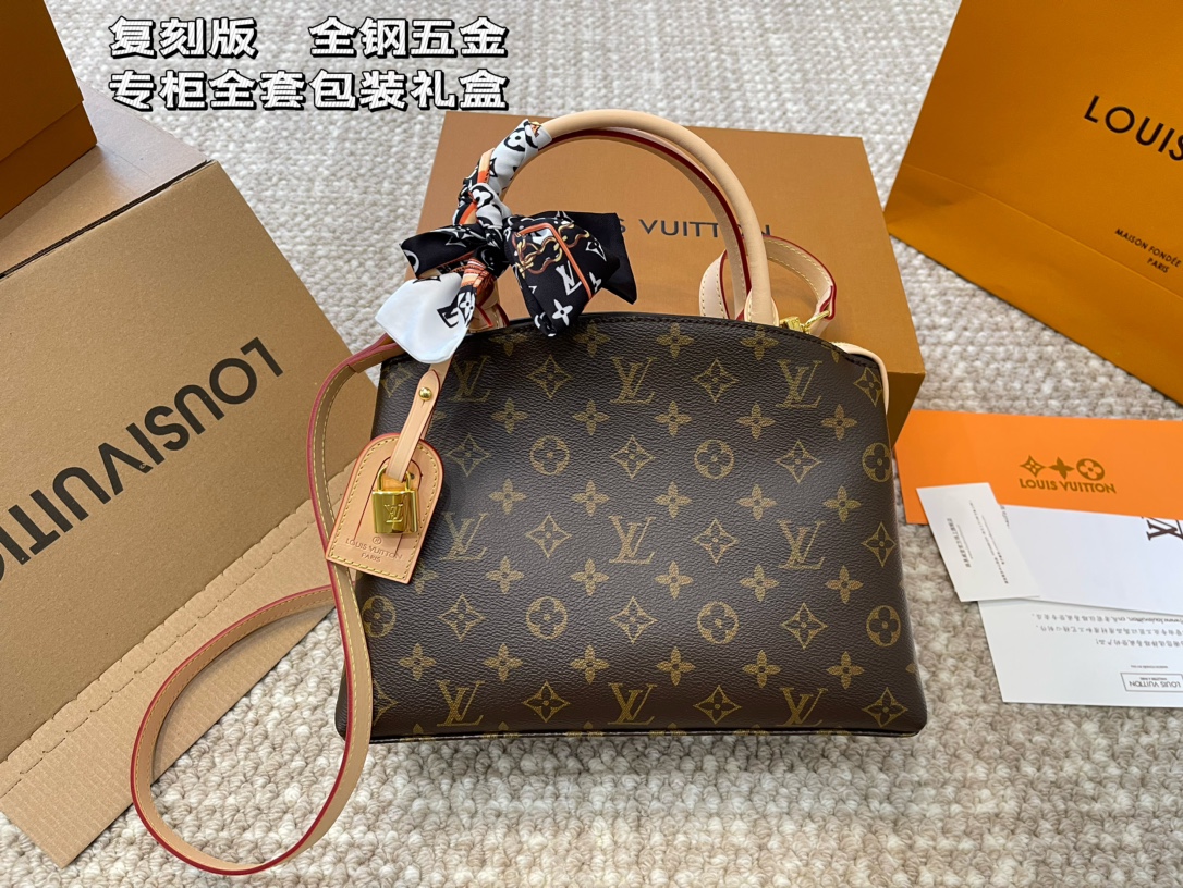 LV classic old flower Montaigne bag
