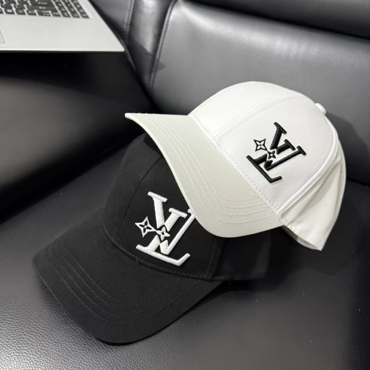 LV fashion baseball cap