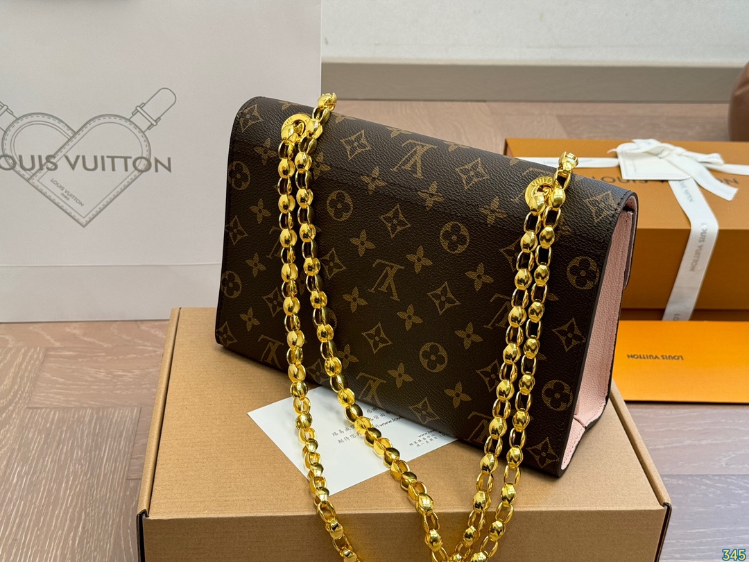 LV victoire chain bag