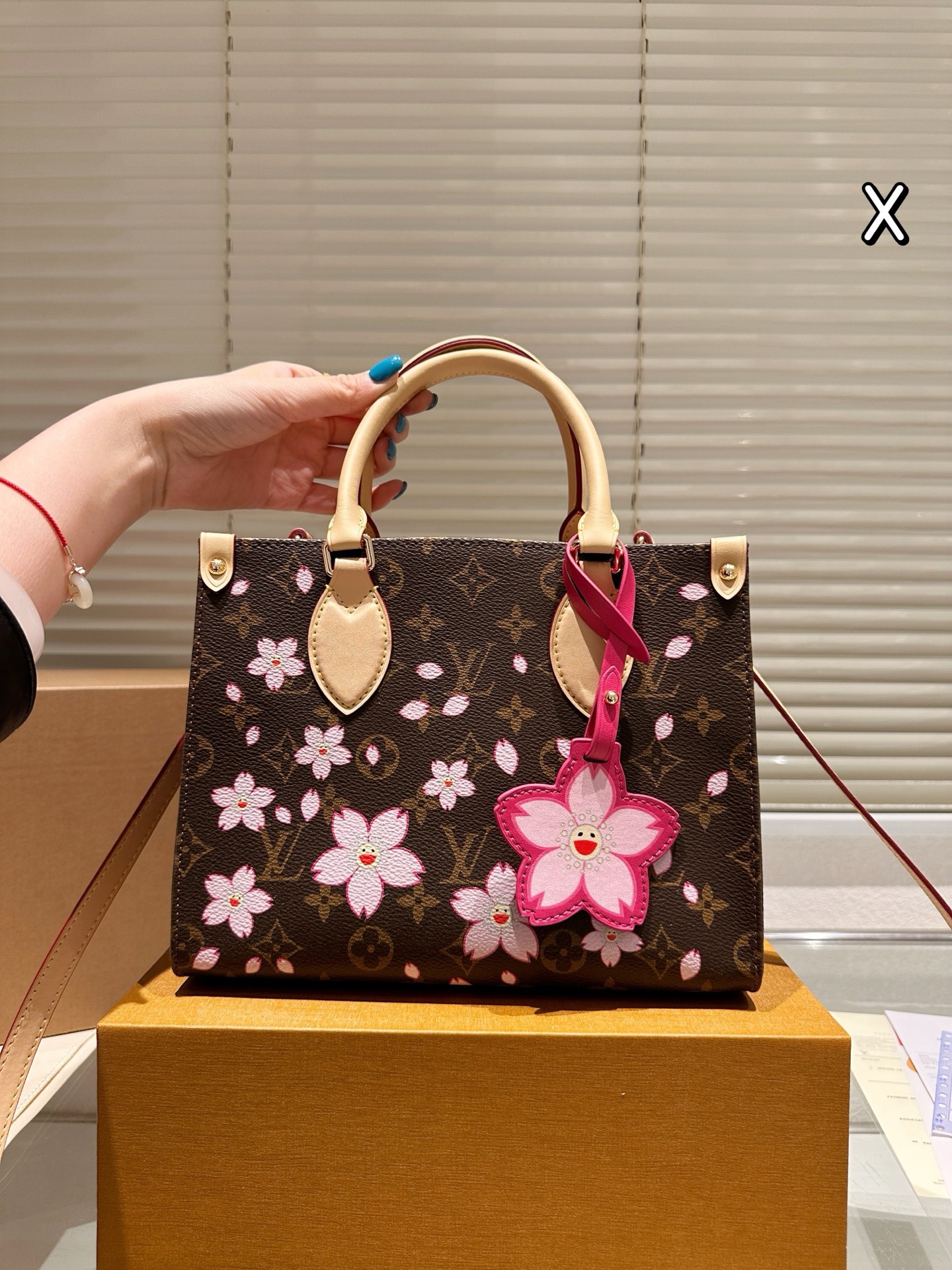 LV onthego tote shoulder crossbody bag