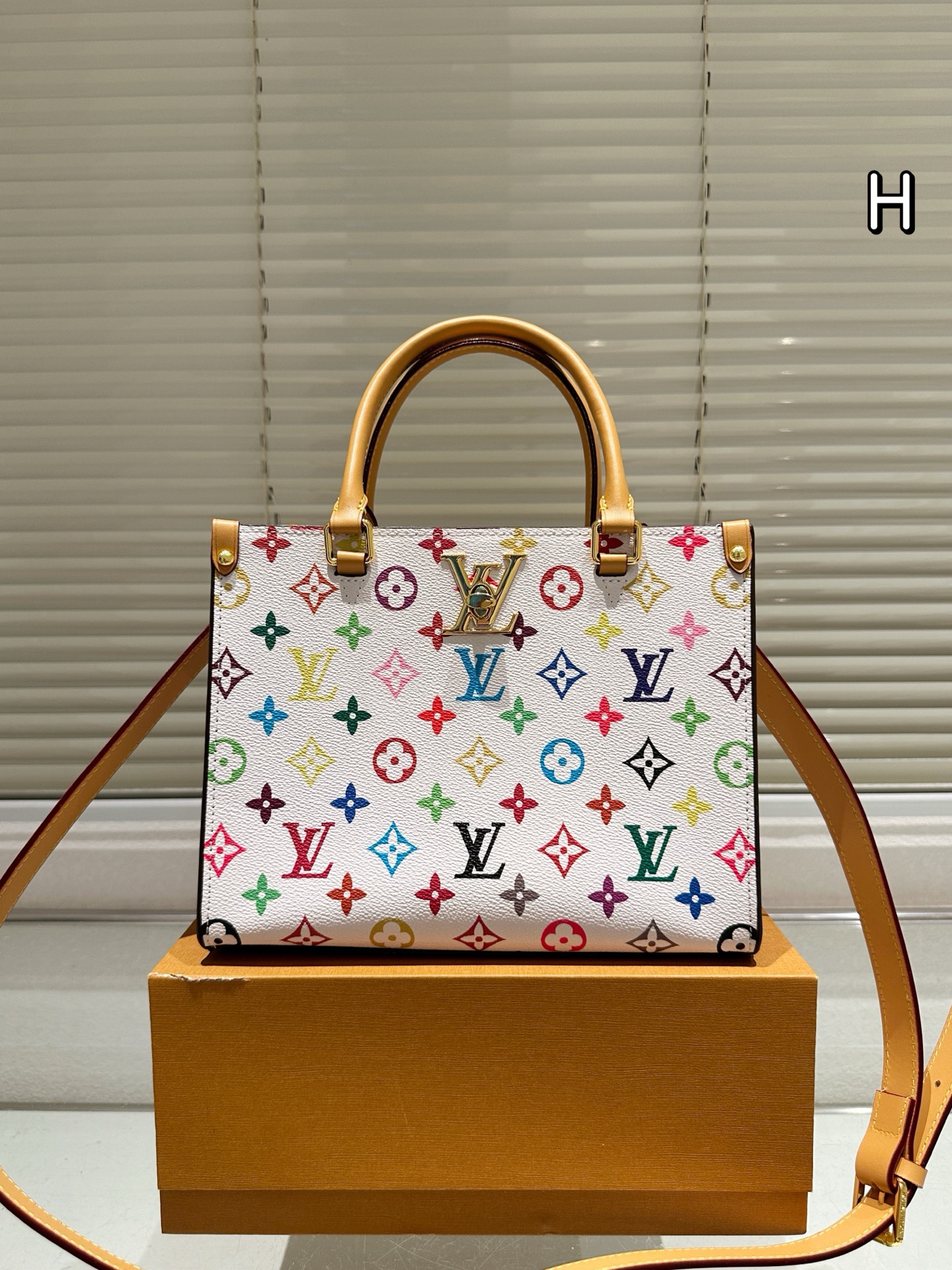 Lv Fal Capsule Tote bag