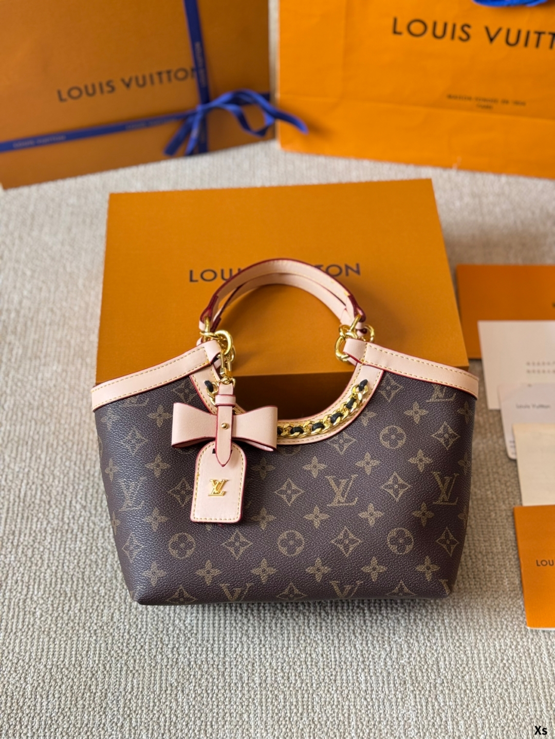 Louis Vuitton armpit crossbody bag high-end large capacity