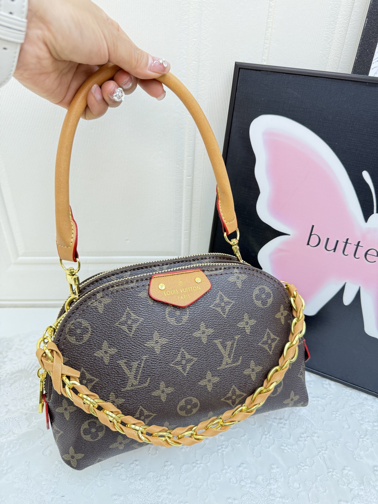 LV cosmetic bag design shoulder crossbody bag