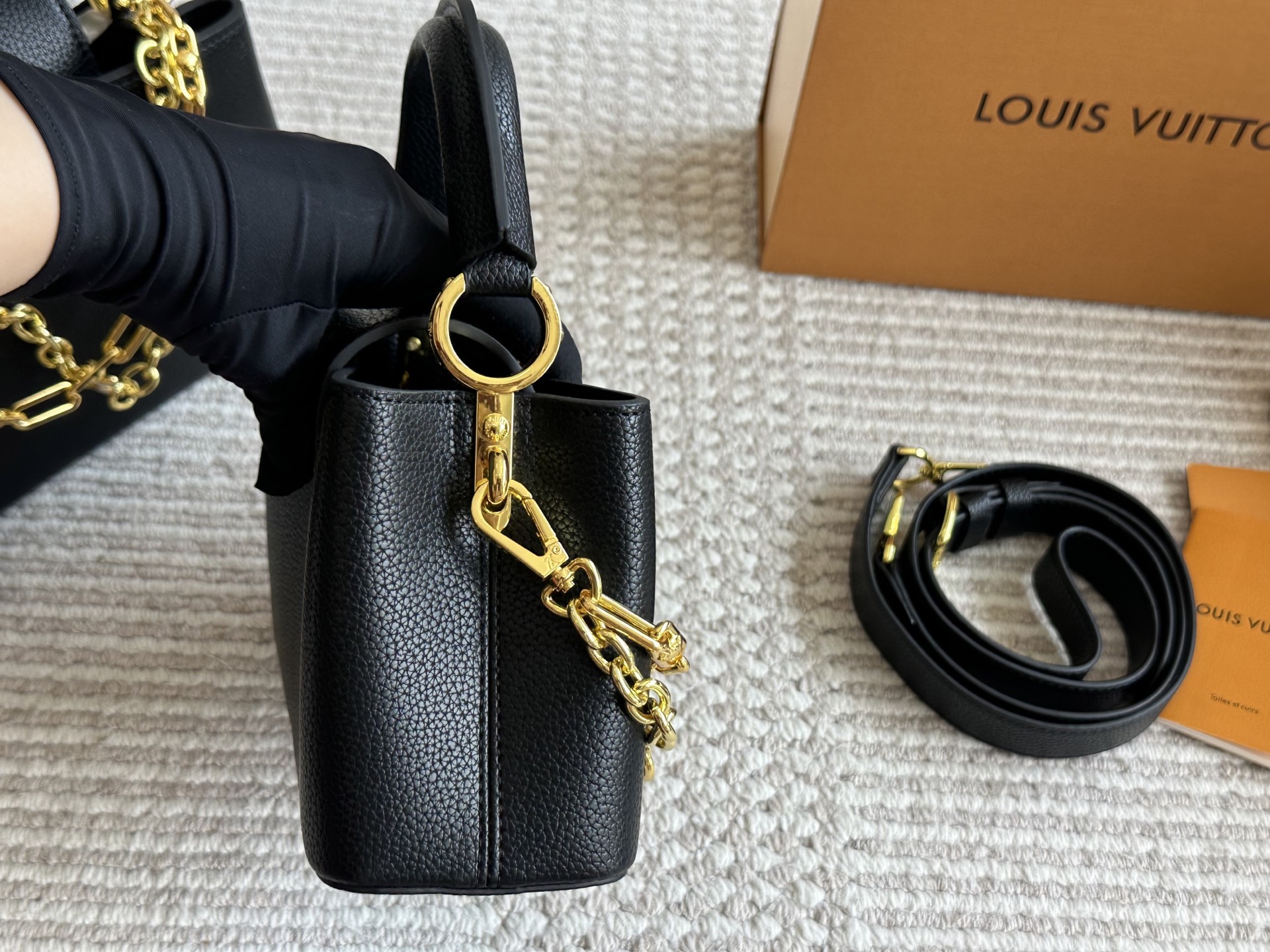 LV Capucines Lady Bag