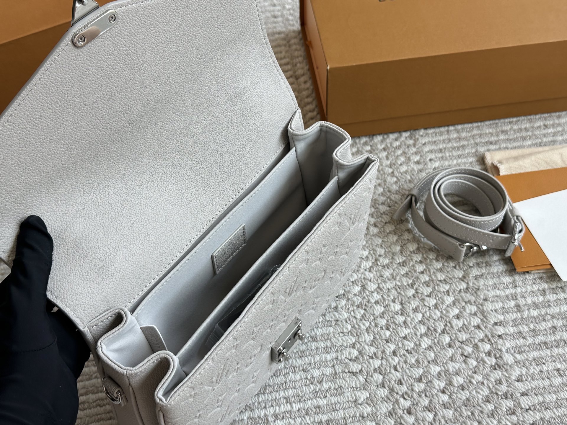 LV high quality monogram messenger bag