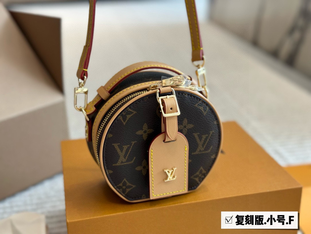 LV BOITE small round bag