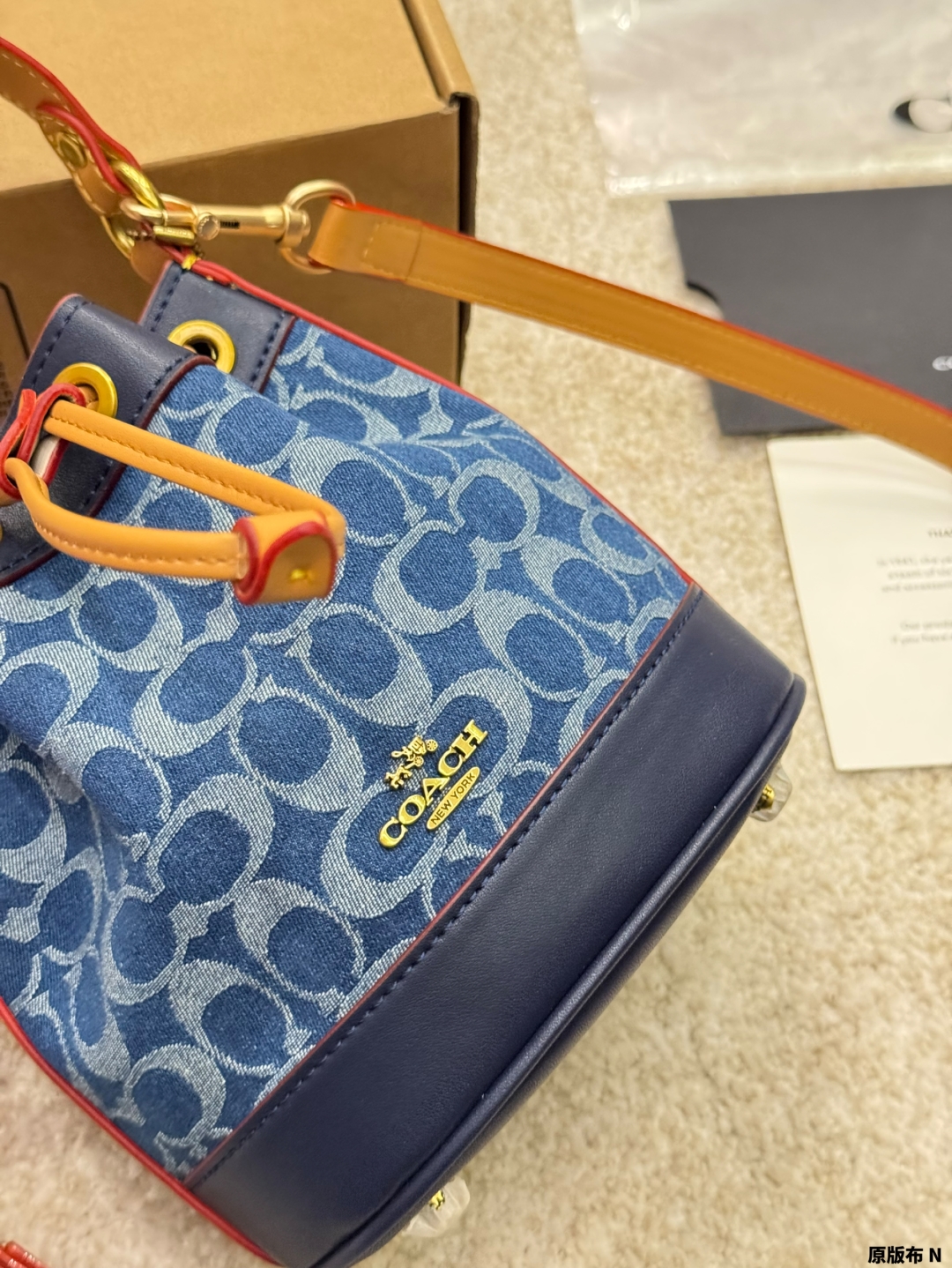 Coach Bucket Bag Retro Texture Fashionable and Playful