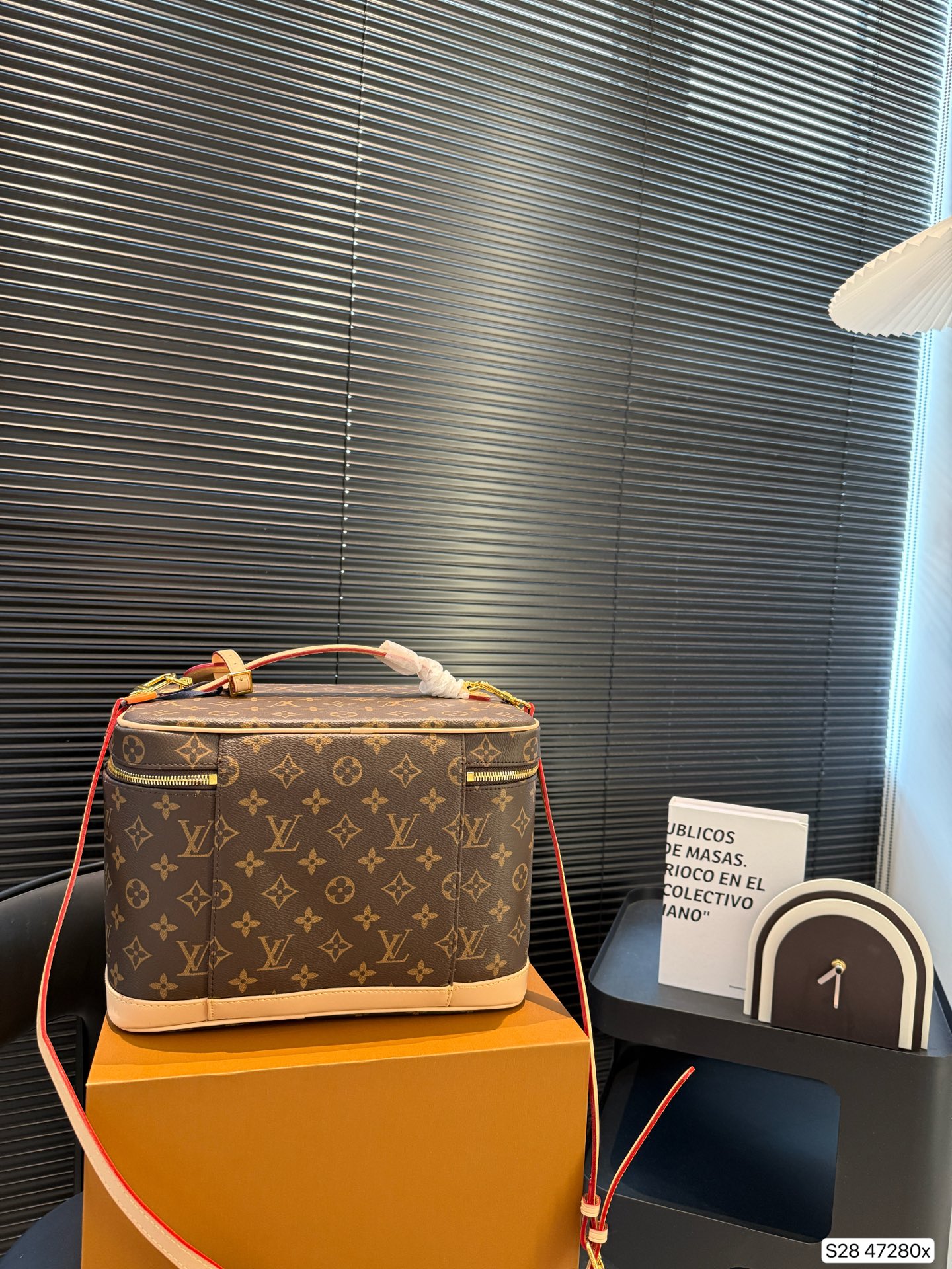 LV fashion cosmetic bag