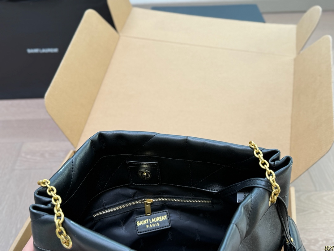 YSL tote bag is simple and stylish