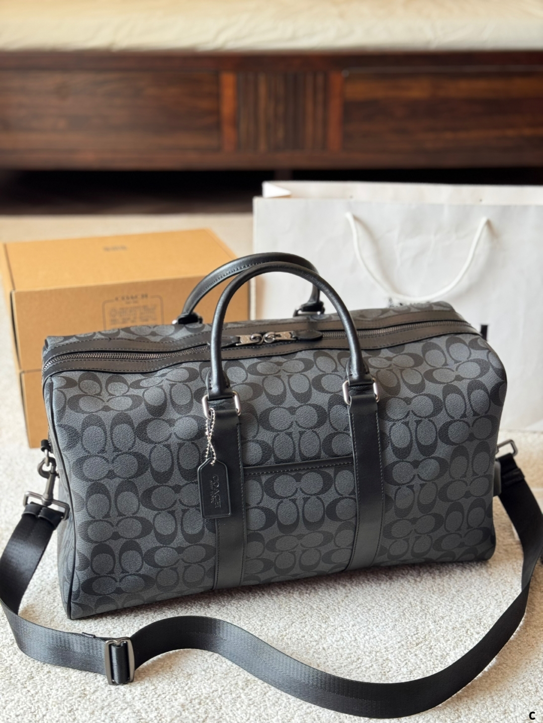 coach men's versatile travel bag