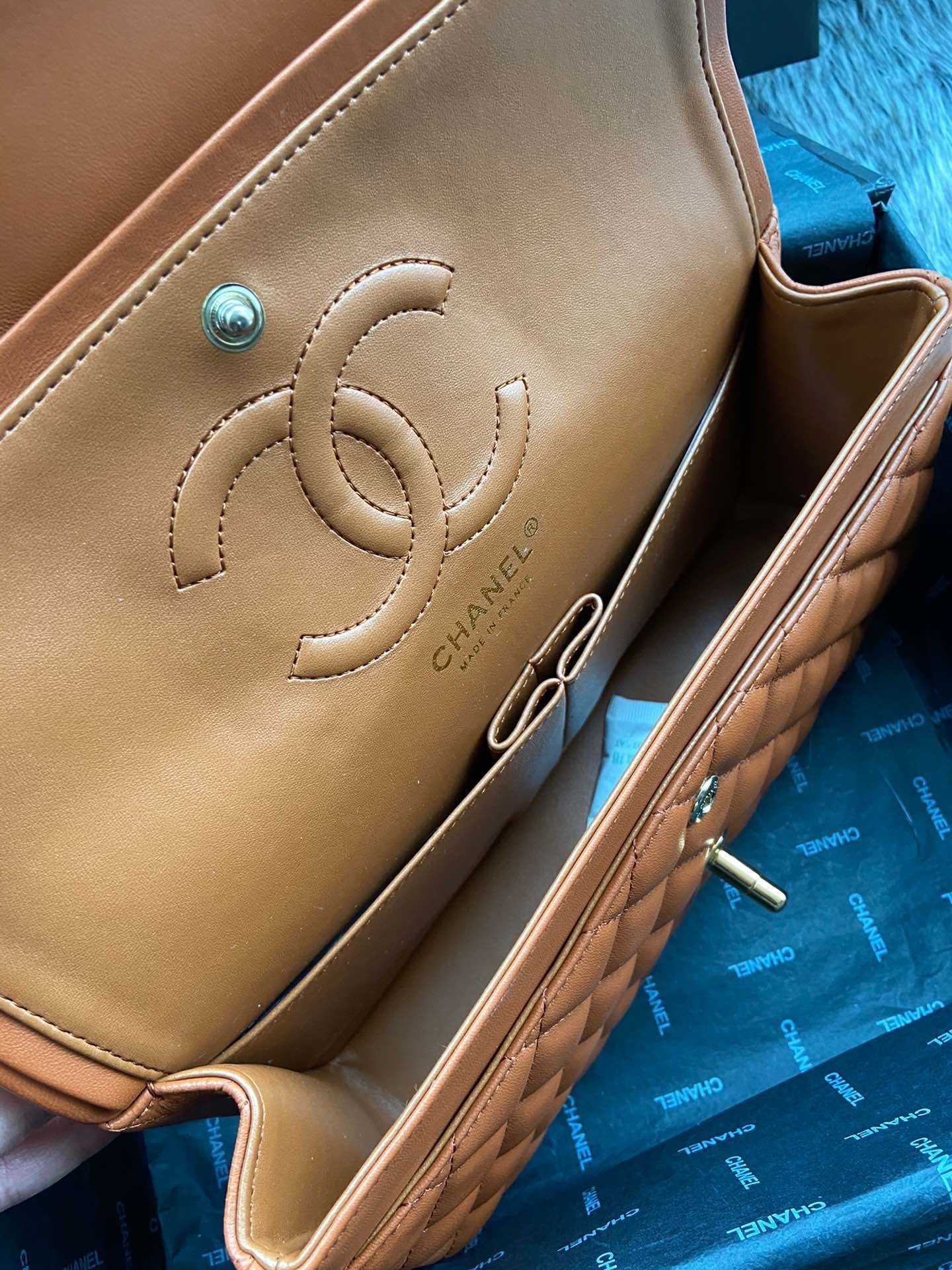 Top version chanel chain shoulder bag