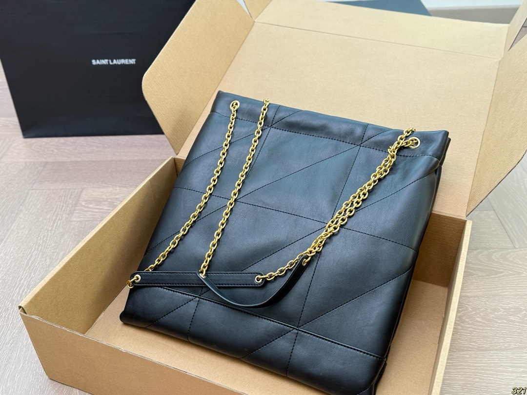 YSL tote bag is simple and stylish