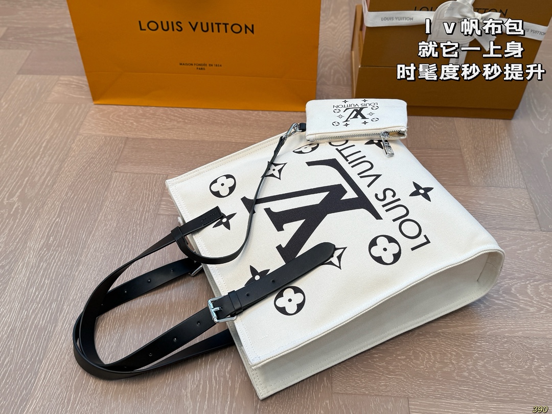 LV canvas bag is fashionable and cute