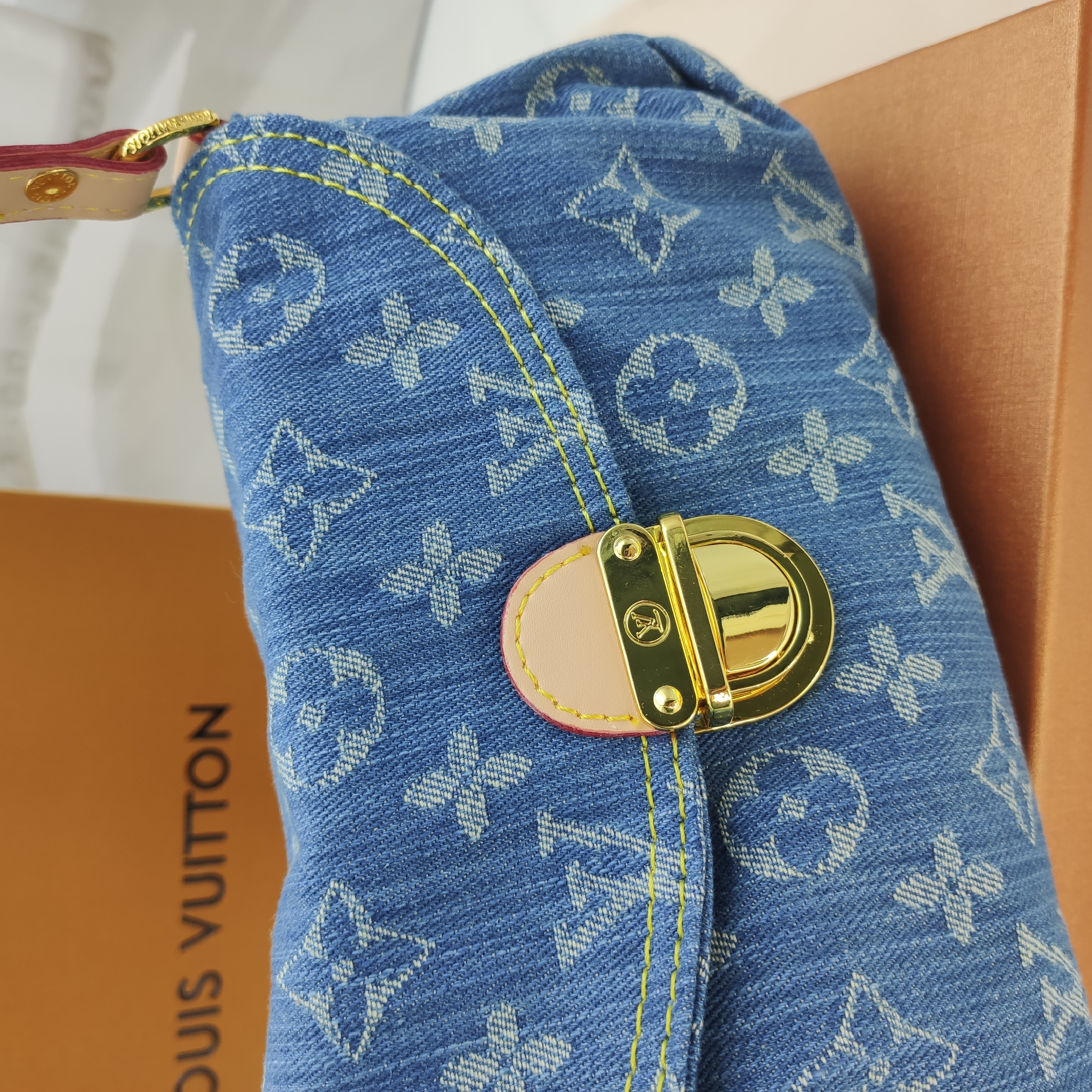 LV mini pretty Cowboy bag blue