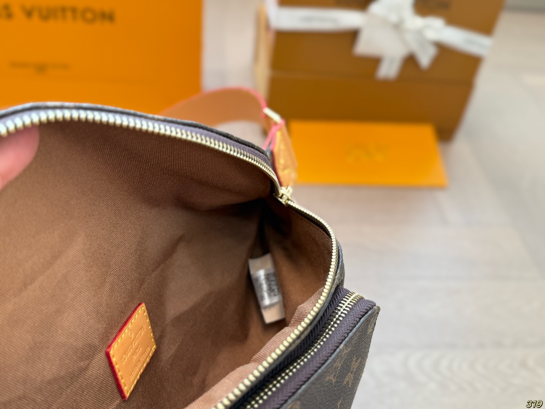 LV waist bag chest bag new crossbody bag