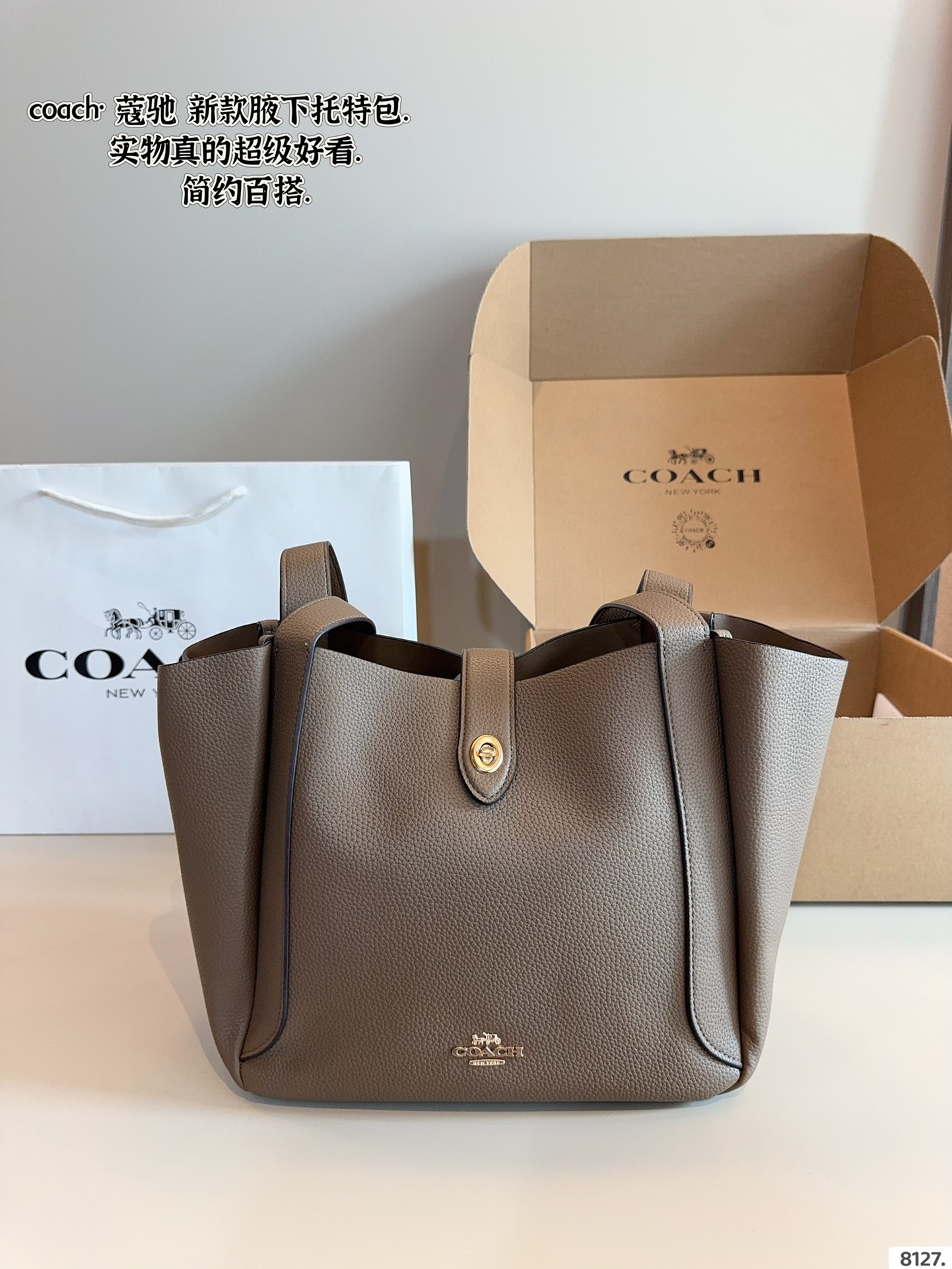 COACH new spring and summer tote bag