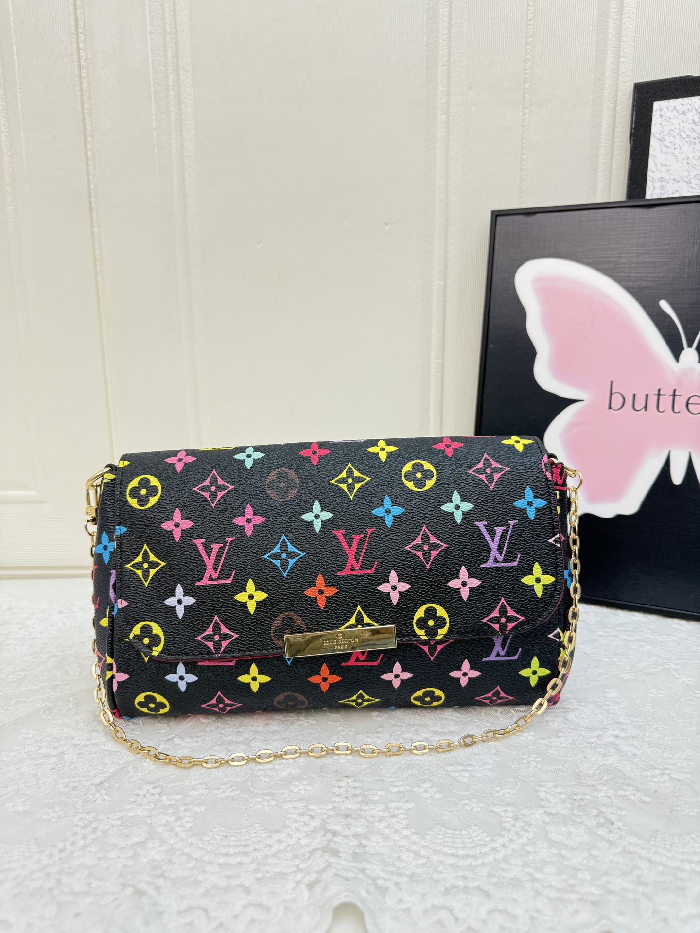 LV niche armpit bag handbag presbyopic