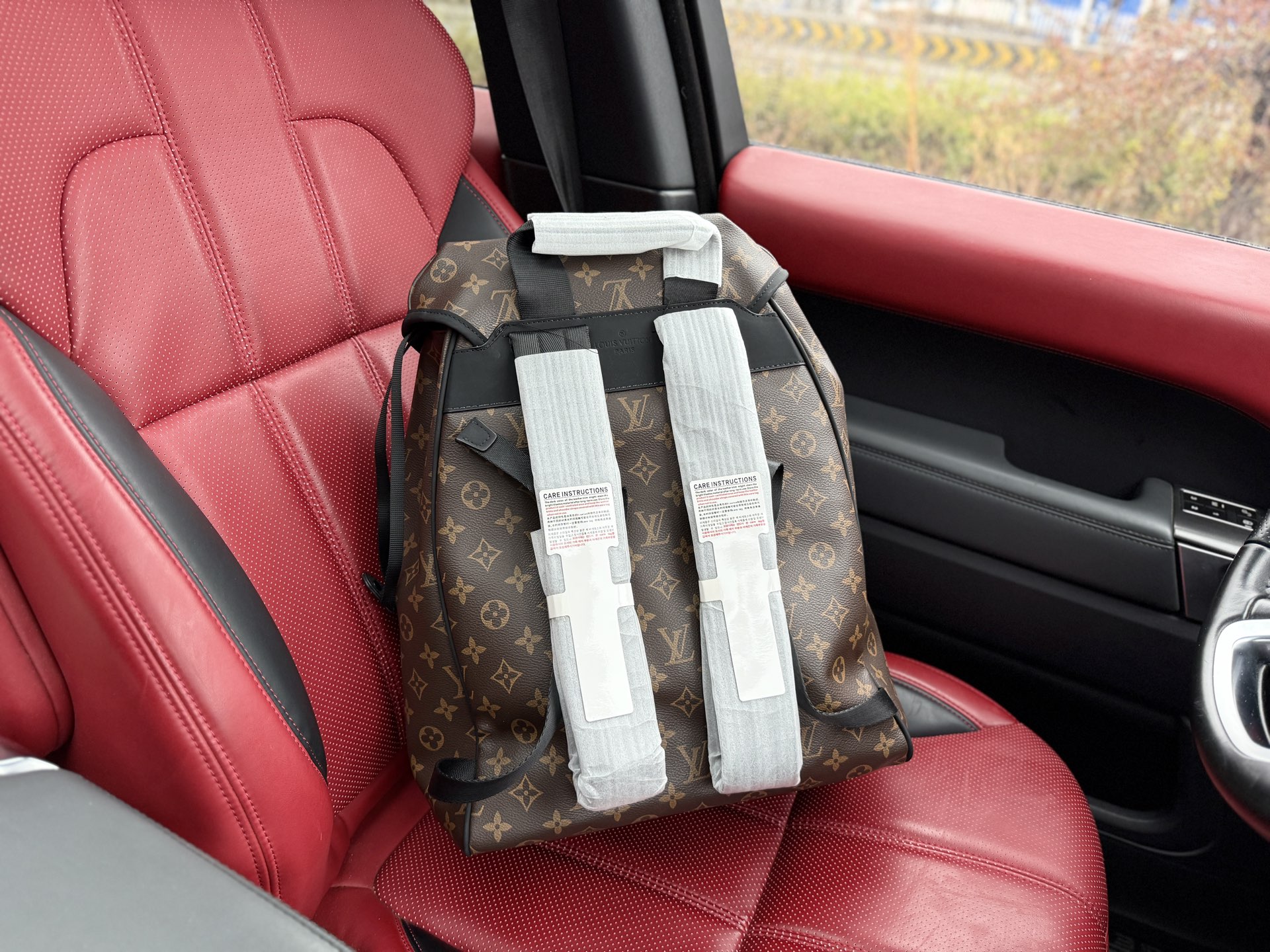LV backpack full body presbyopia