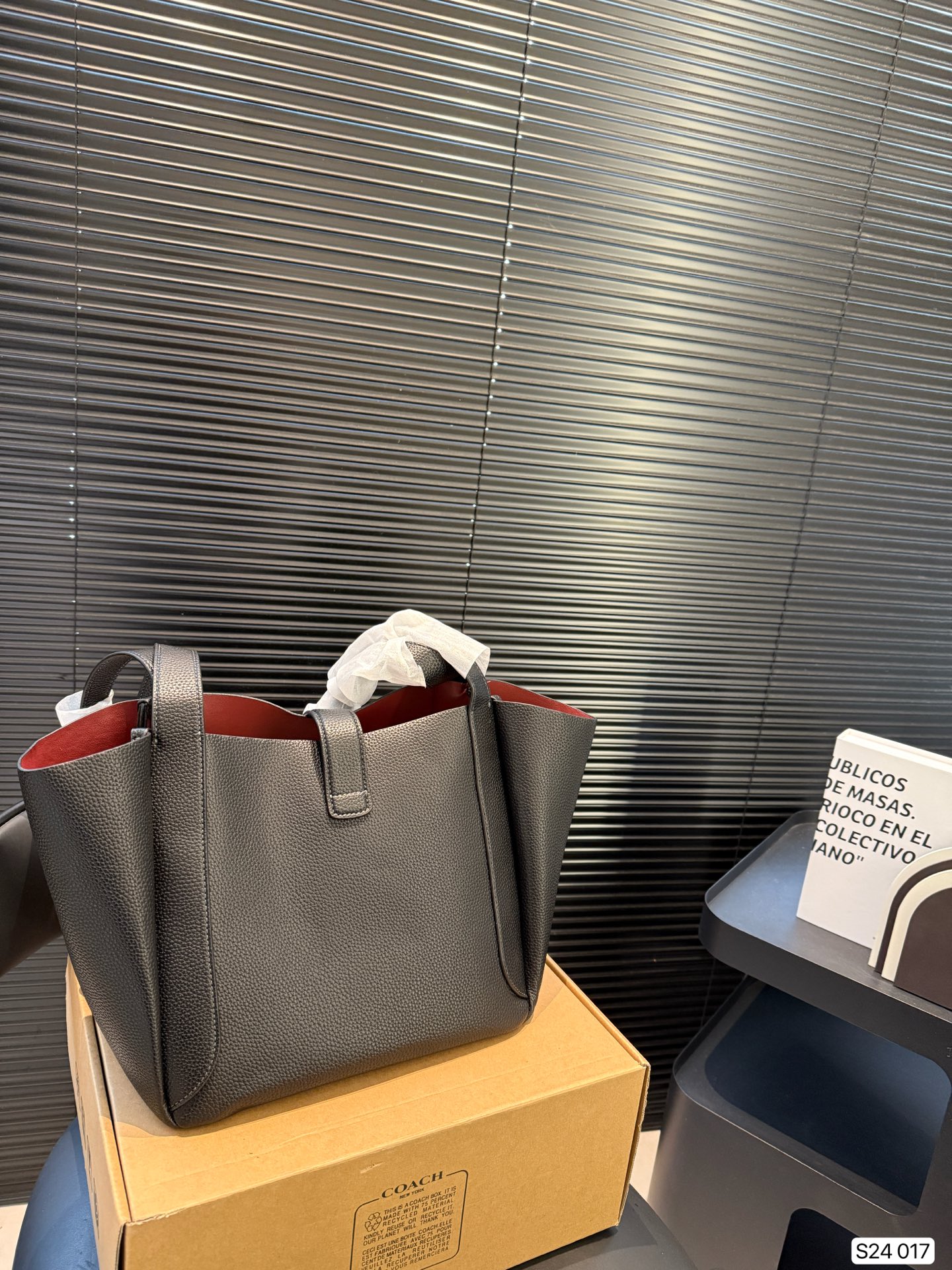 Coach vegetable basket hand-held crossbody bag retro high-end