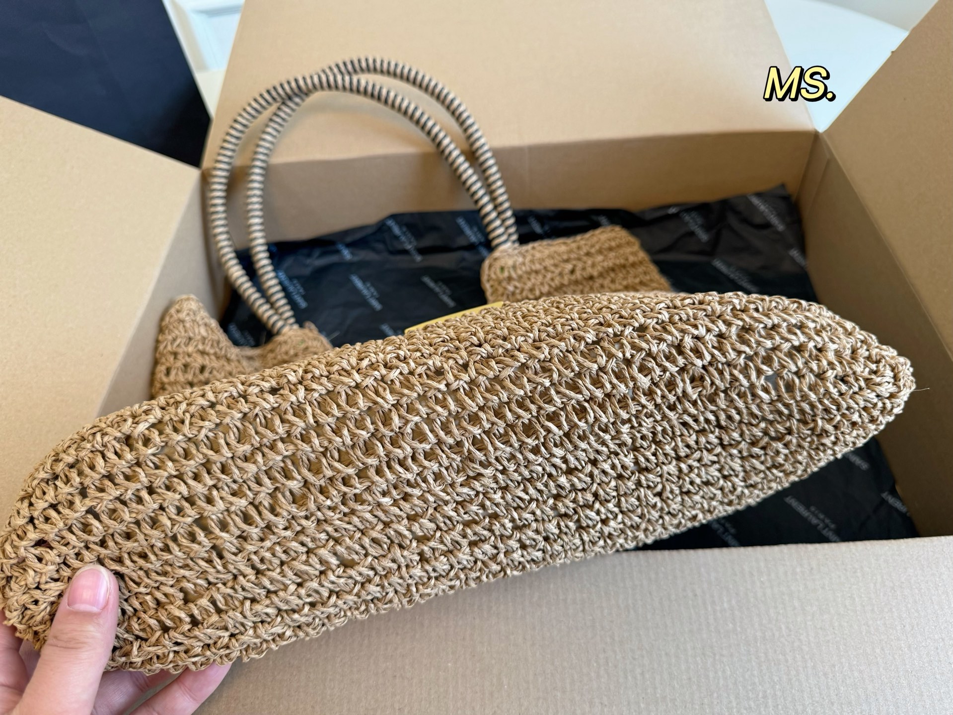 YSL's new straw tote bag is lazy and casual