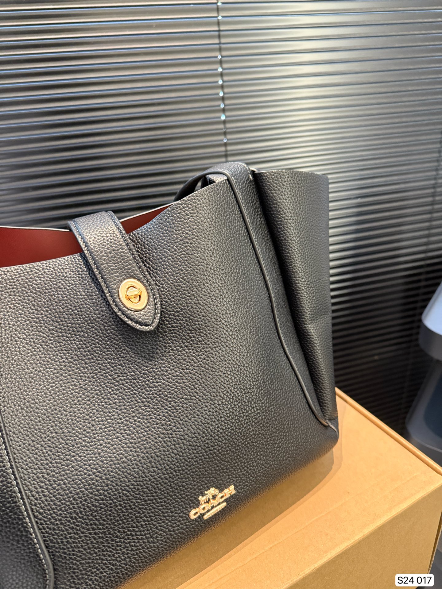 Coach vegetable basket hand-held crossbody bag retro high-end