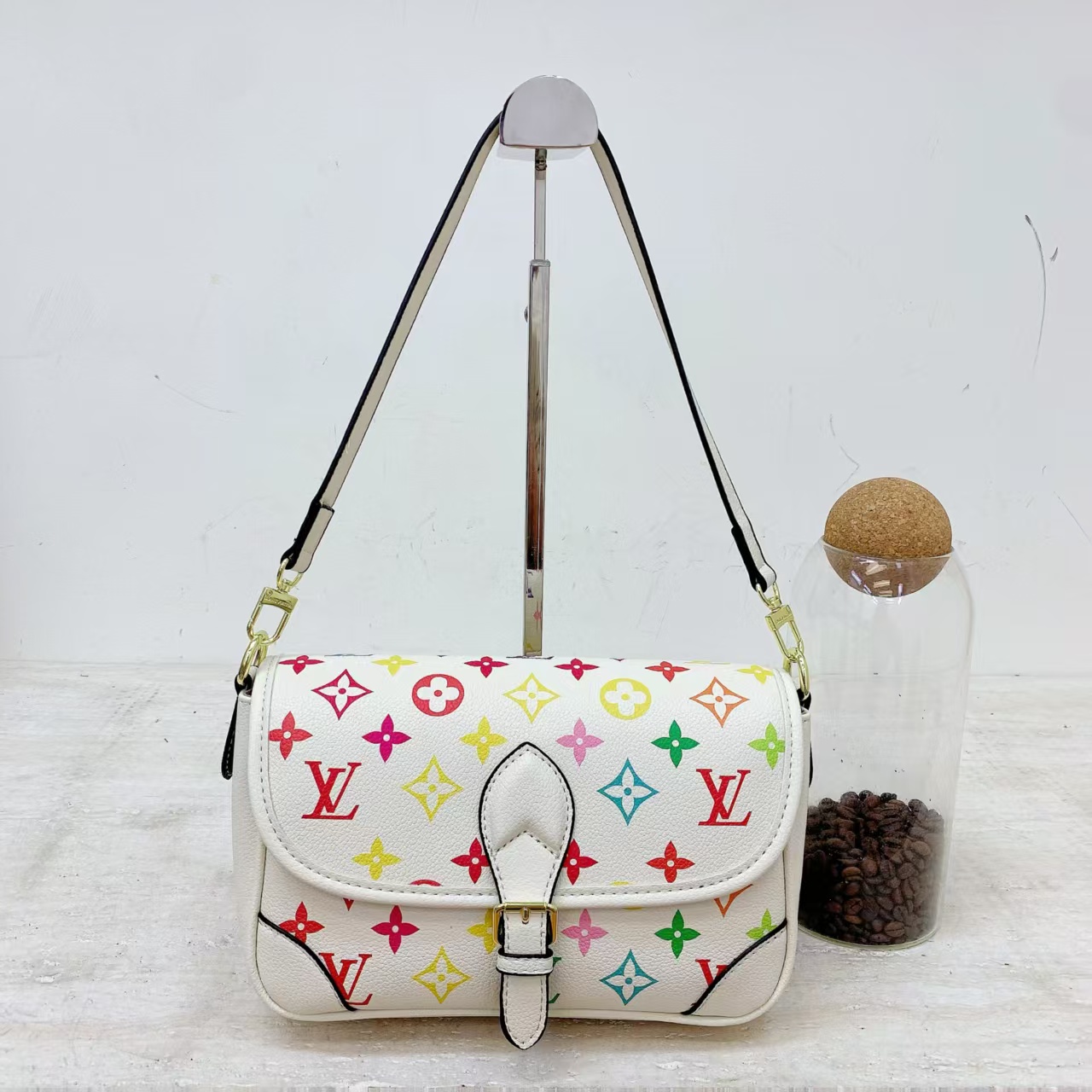 Louis Vuitton baguette shoulder crossbody bag