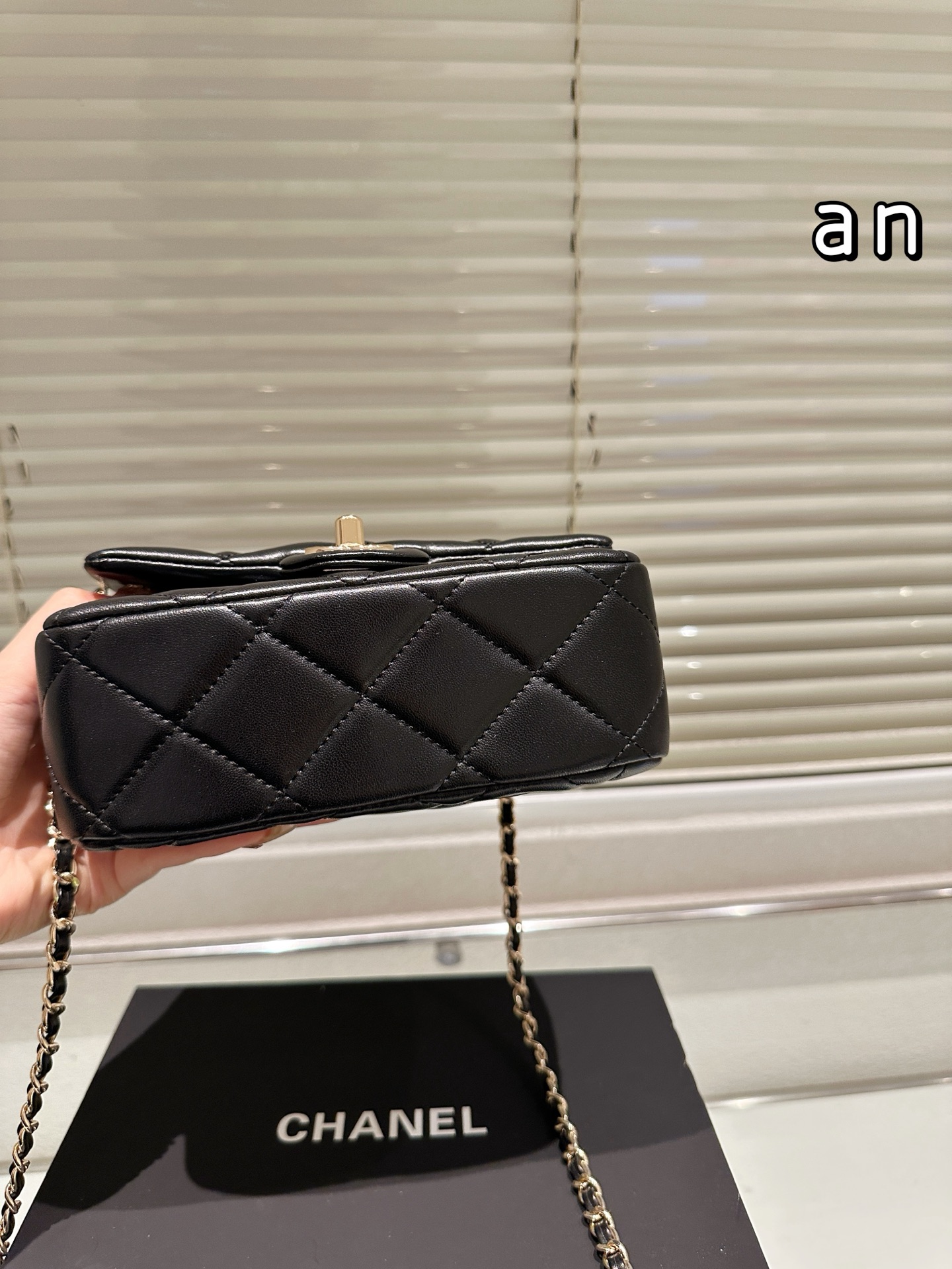 Chanel cf handbag