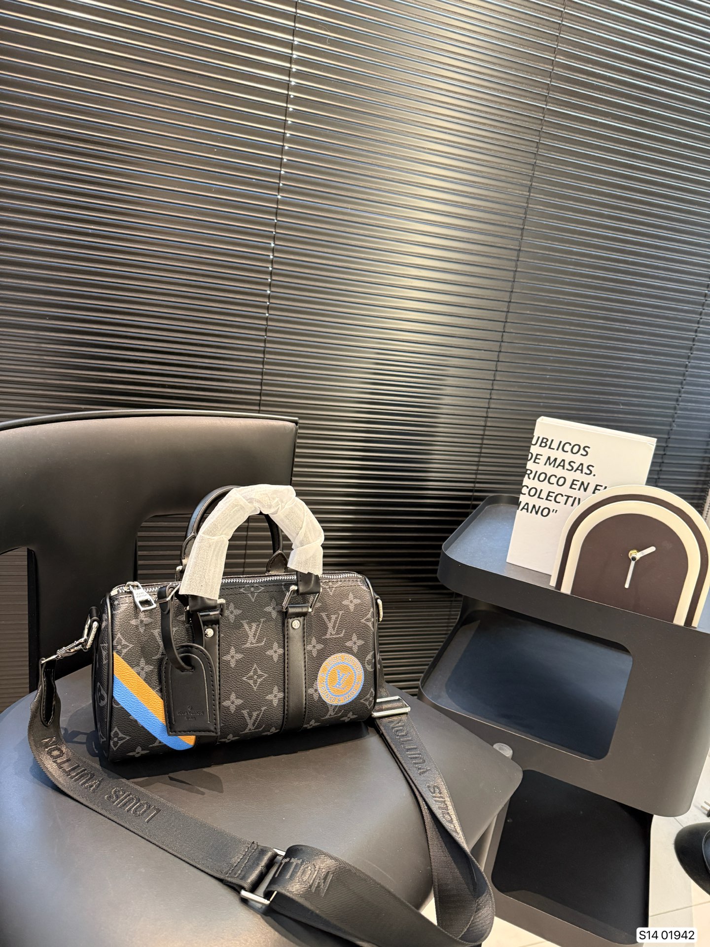 LV keep single shoulder pillow bag