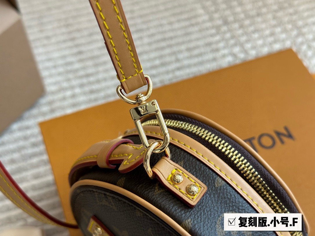 LV BOITE small round bag