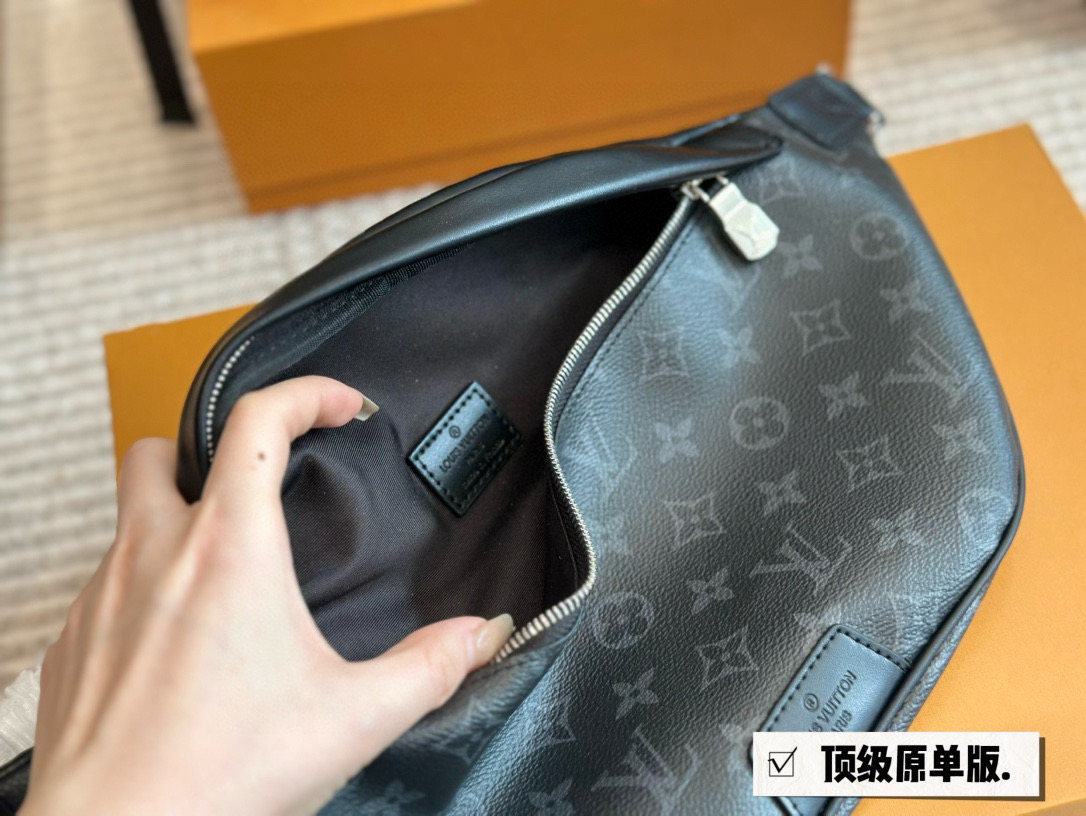 LV Fashion Chest Bag