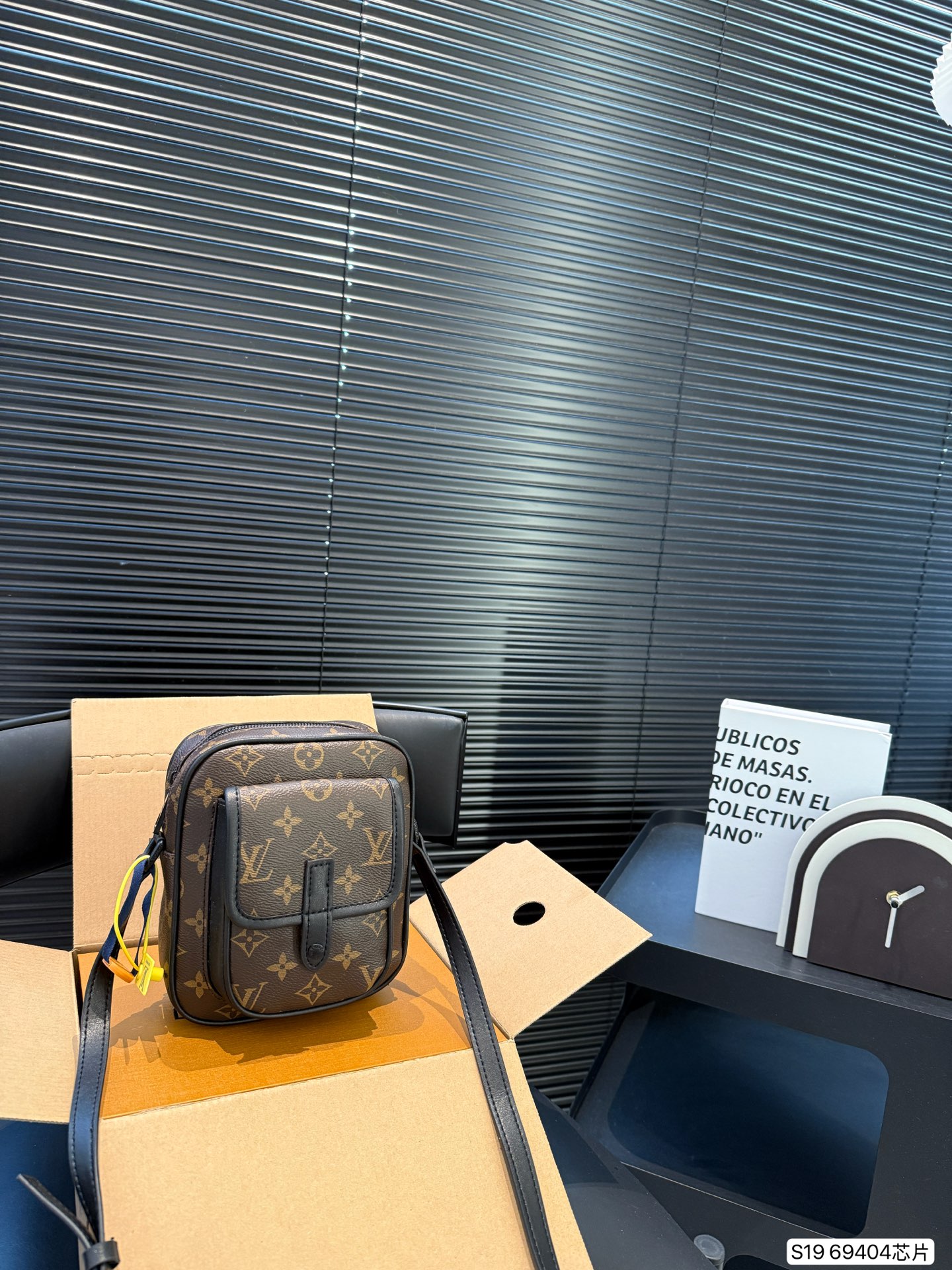 LV messenger bag men's camera bag