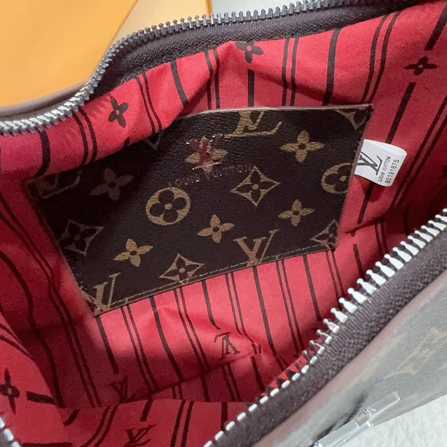 LV single shoulder armpit bag classic presbyopia