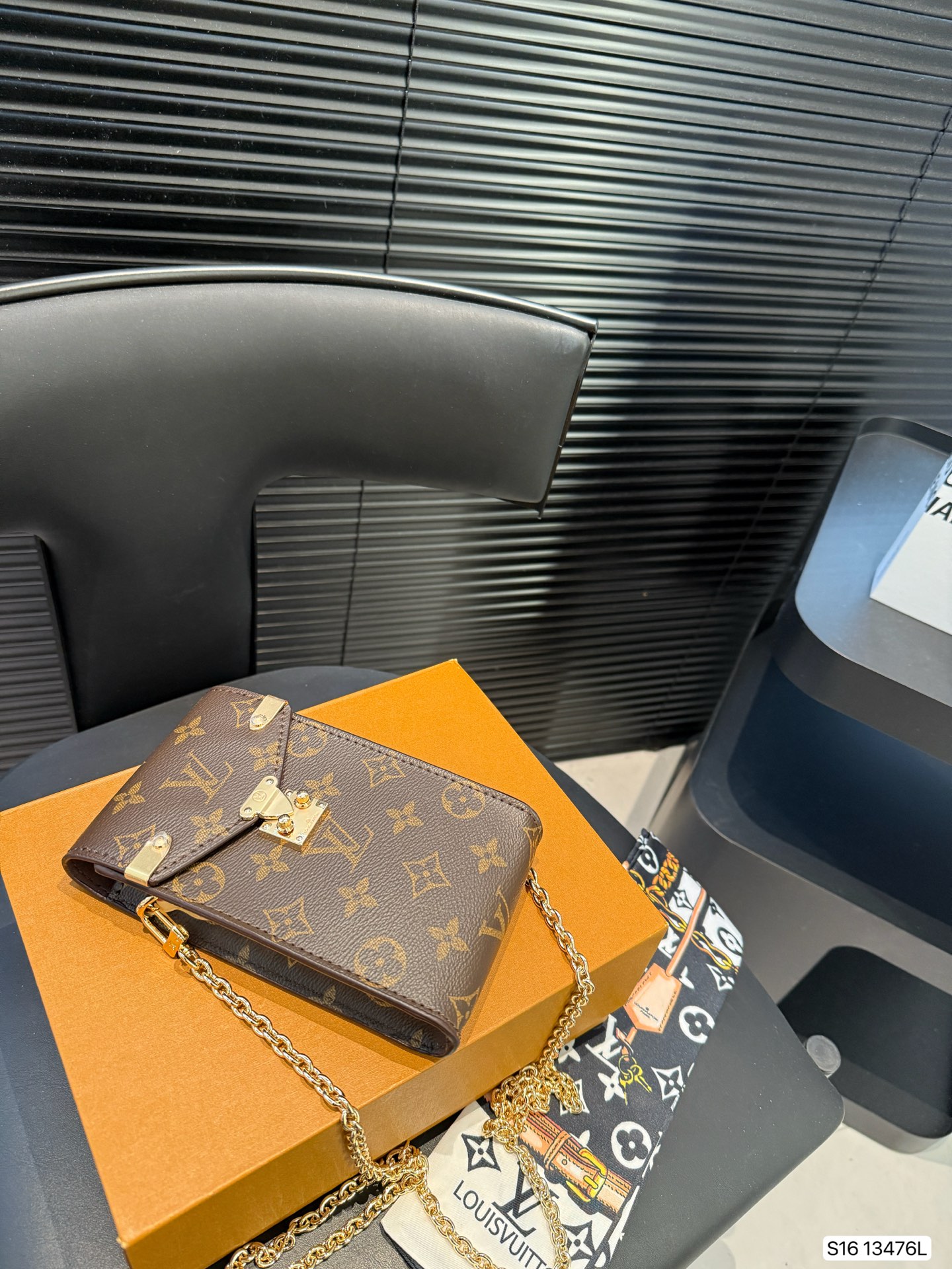 LV mobile phone bag old flower new style