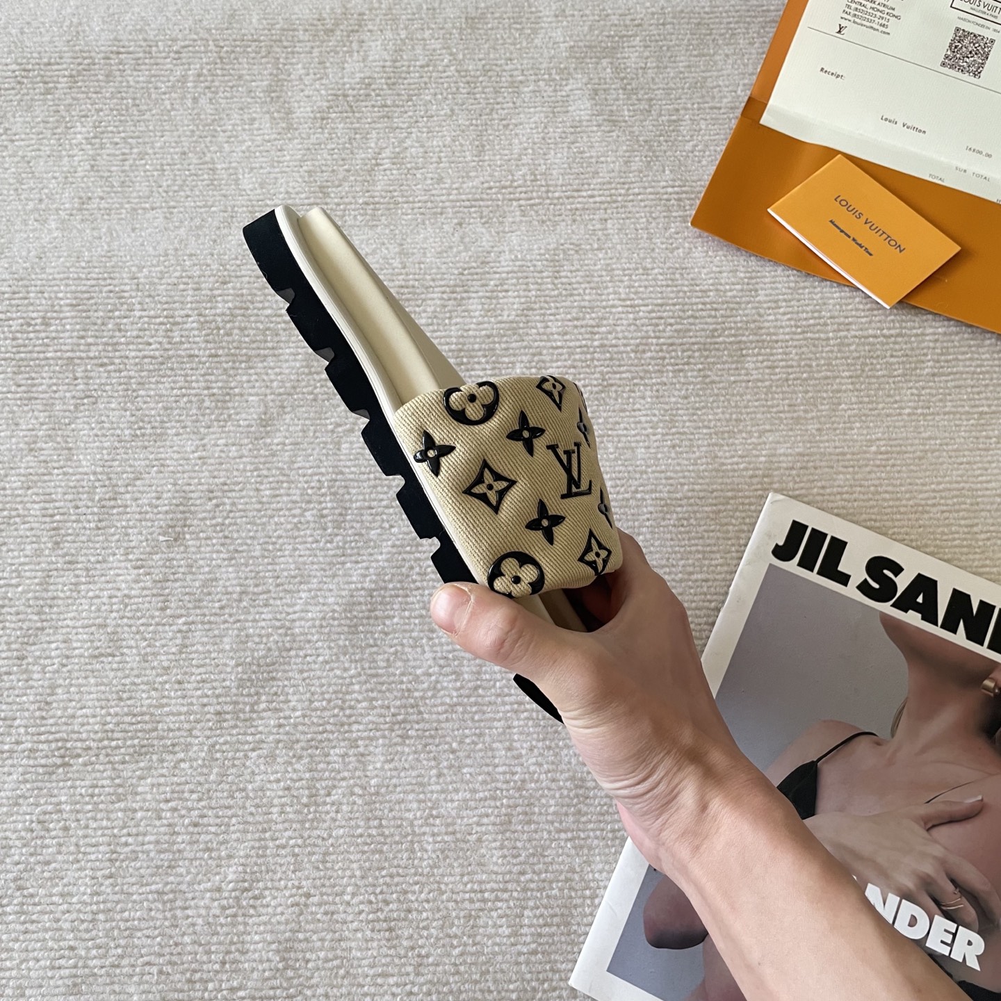 LV Early Spring Letter Buckle Sandals