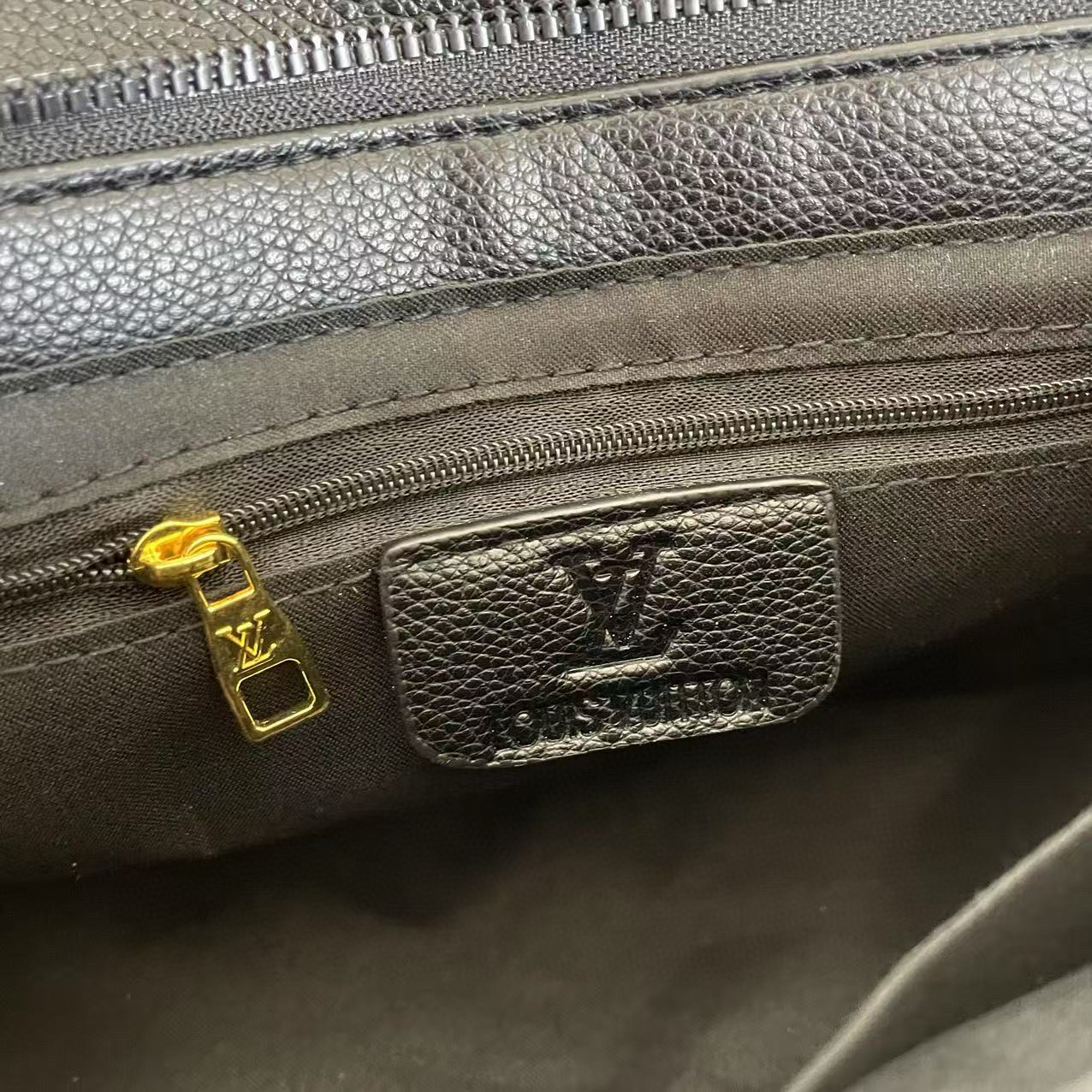 Louis Vuitton Messenger Bag Shoulder Crossbody Underarm Bag