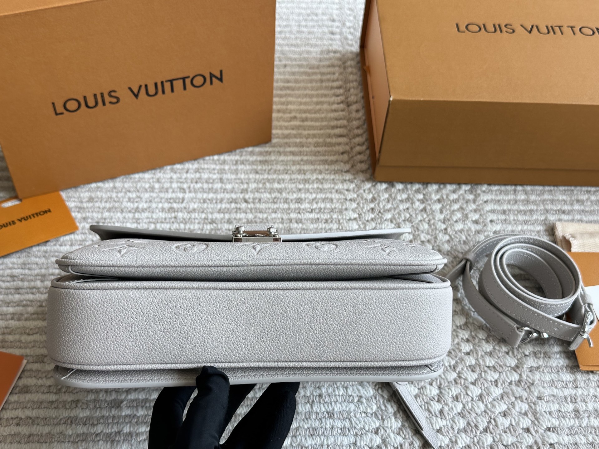 LV high quality monogram messenger bag