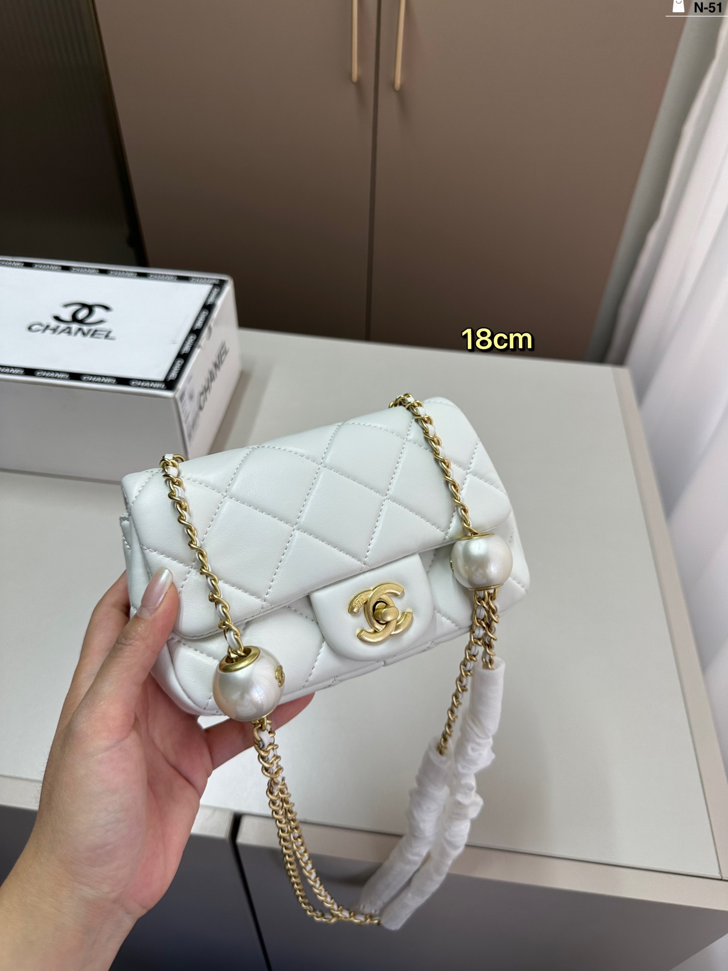 Chanel 24ss Lagerfeld round-shaped bag