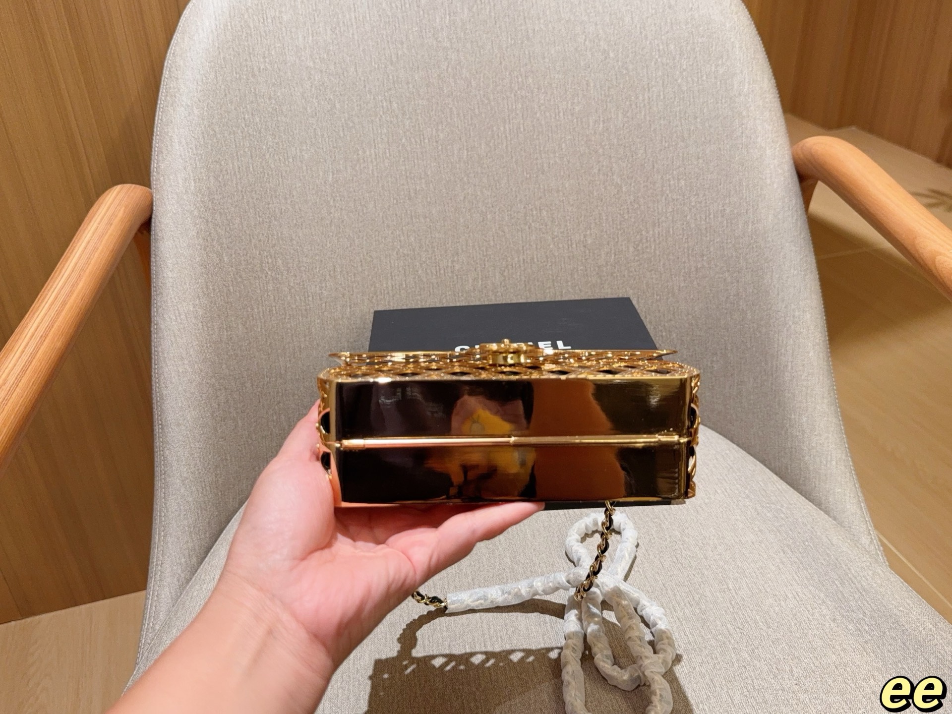 Chanel Hollow metal cf dinner bag