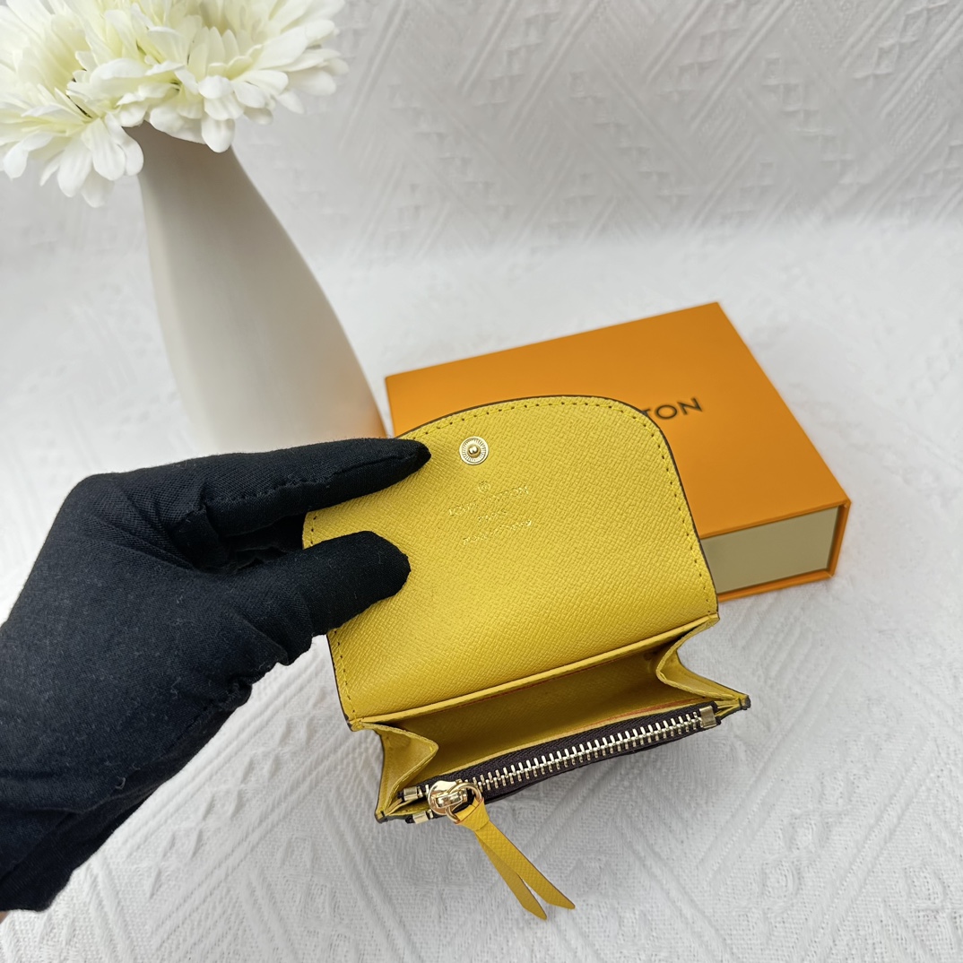 LV compact and practical coin purse